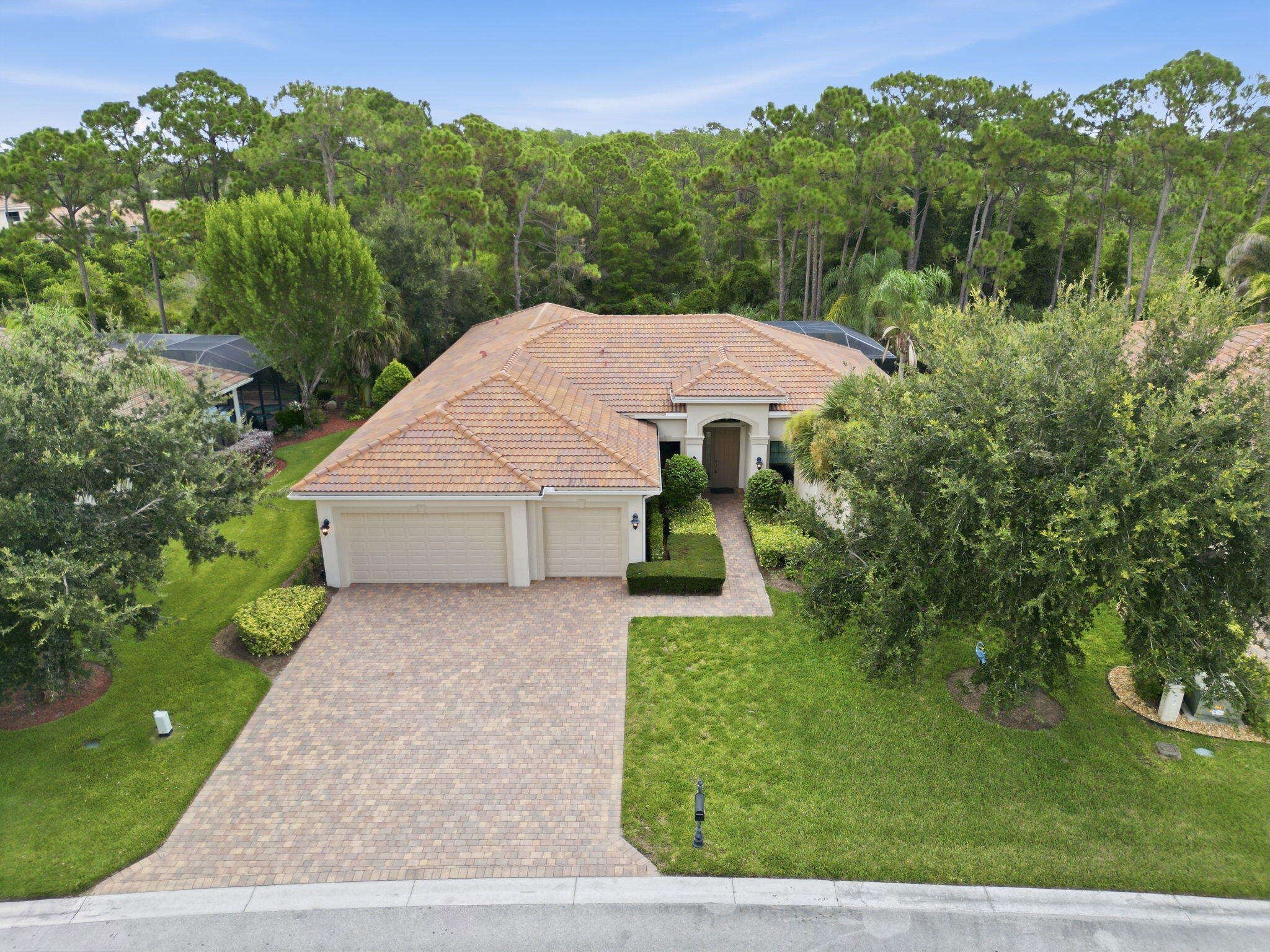 2553 Nw Crystal Lake Drive Nw Property Photo 61