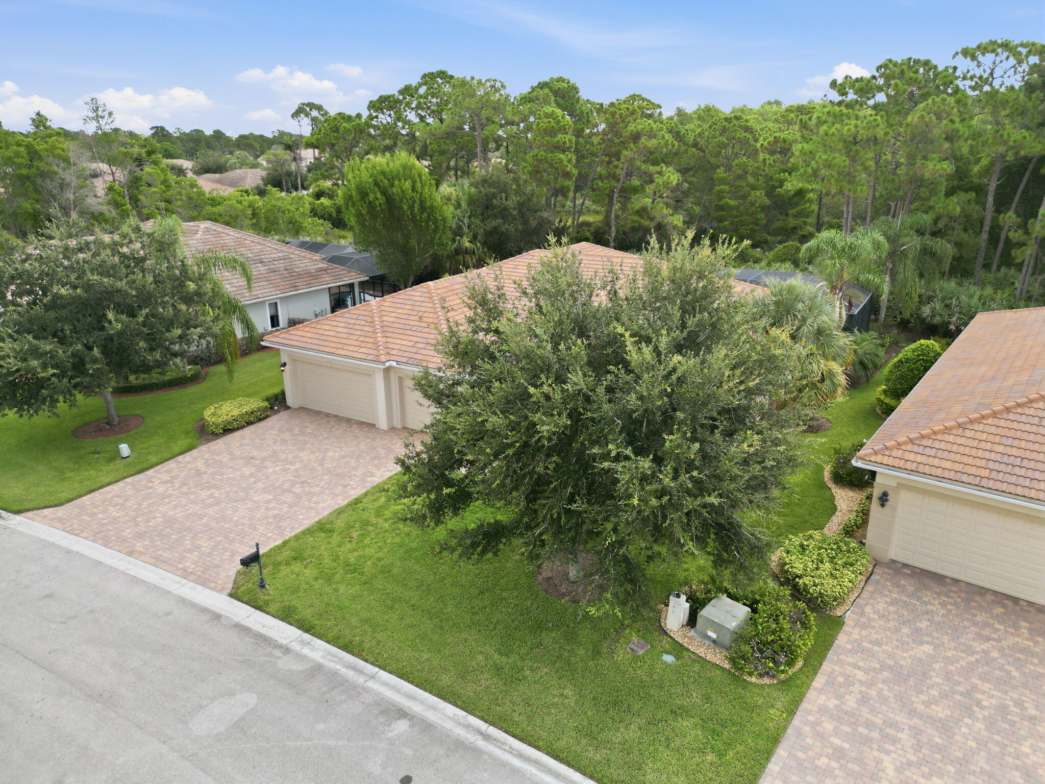 2553 Nw Crystal Lake Drive Nw Property Photo 62