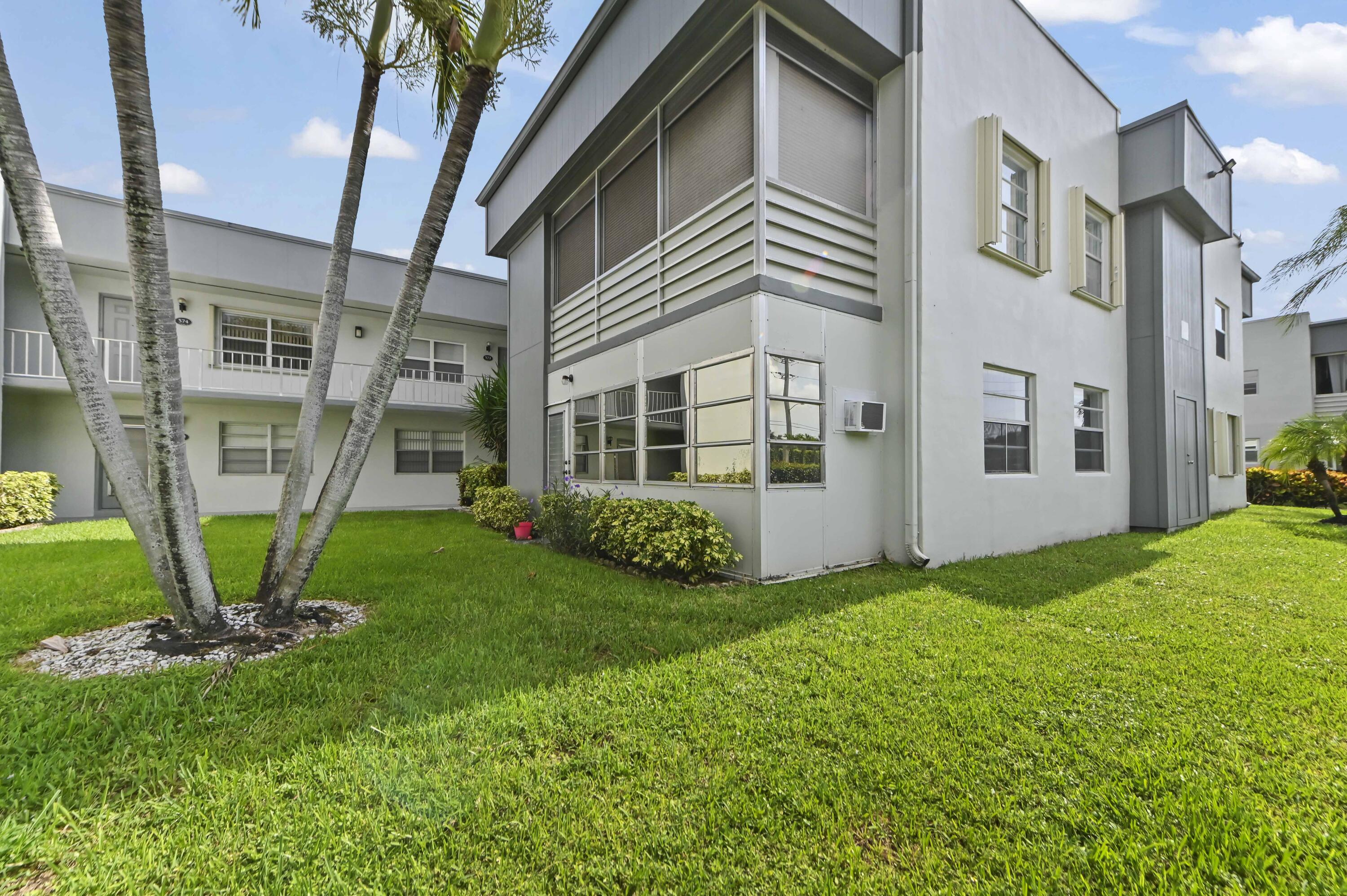 548 Capri L Property Photo 21