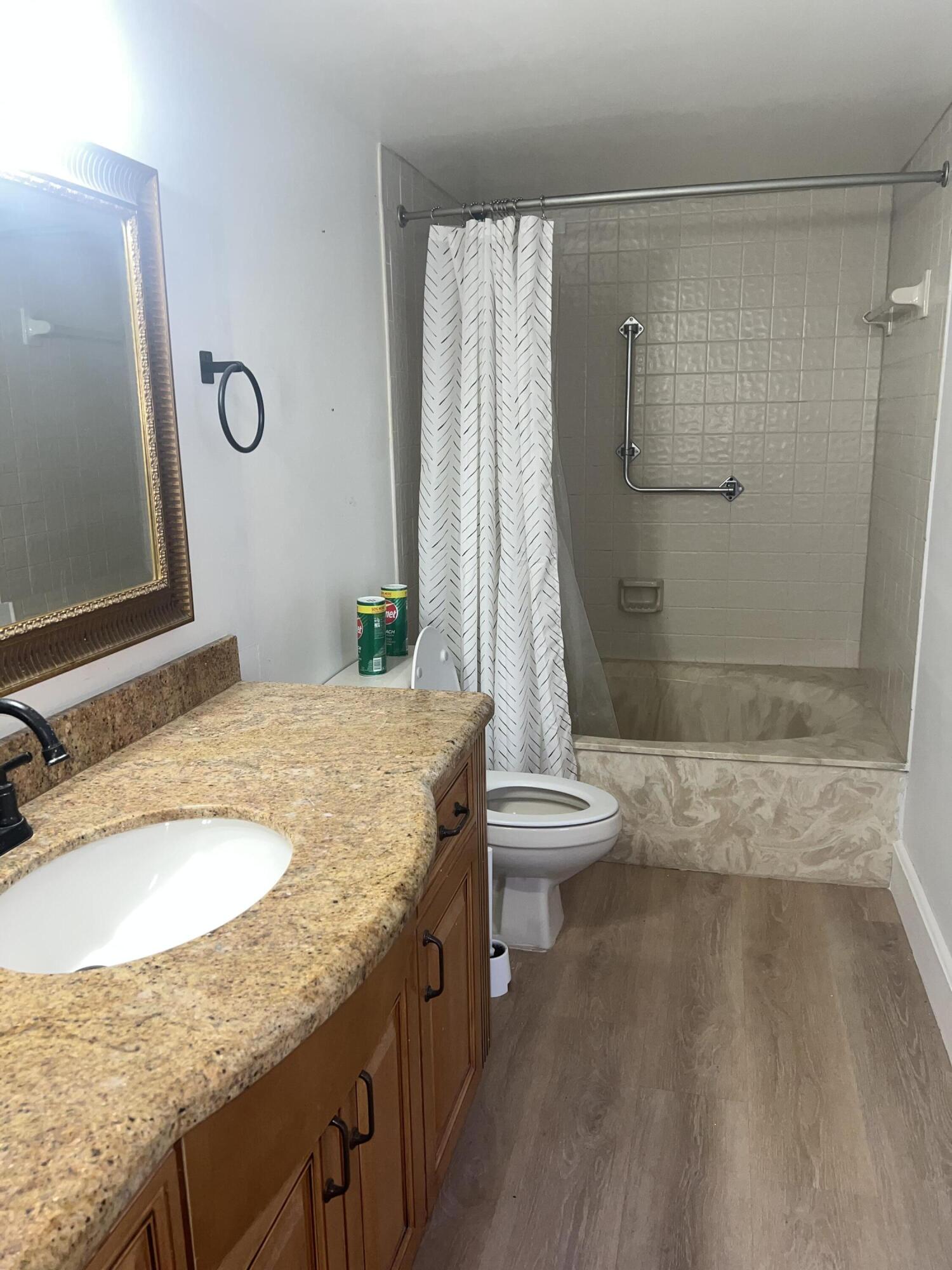 2202 S Cypress Bend Drive 801 Property Photo 11