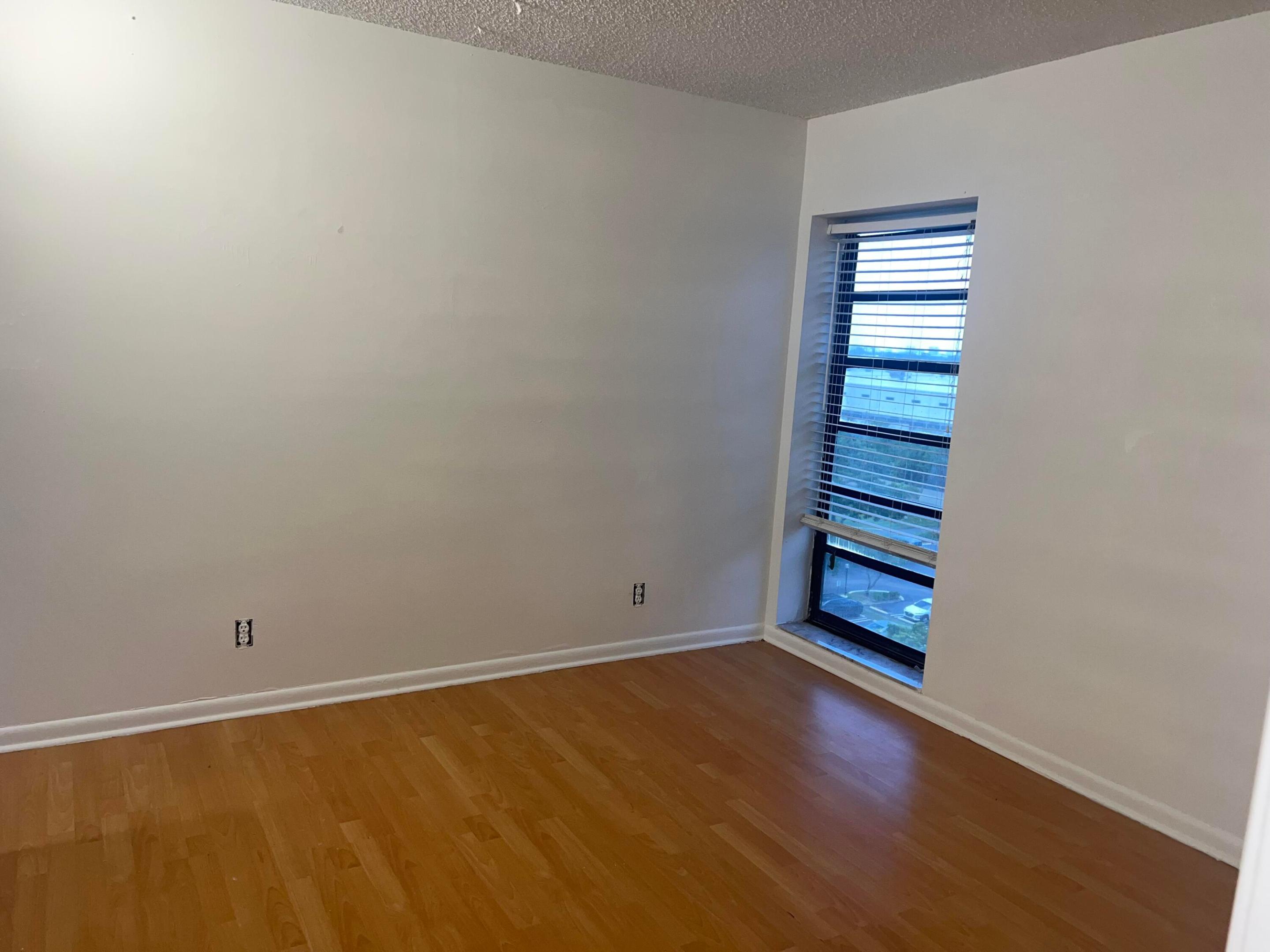 2202 S Cypress Bend Drive 801 Property Photo 15