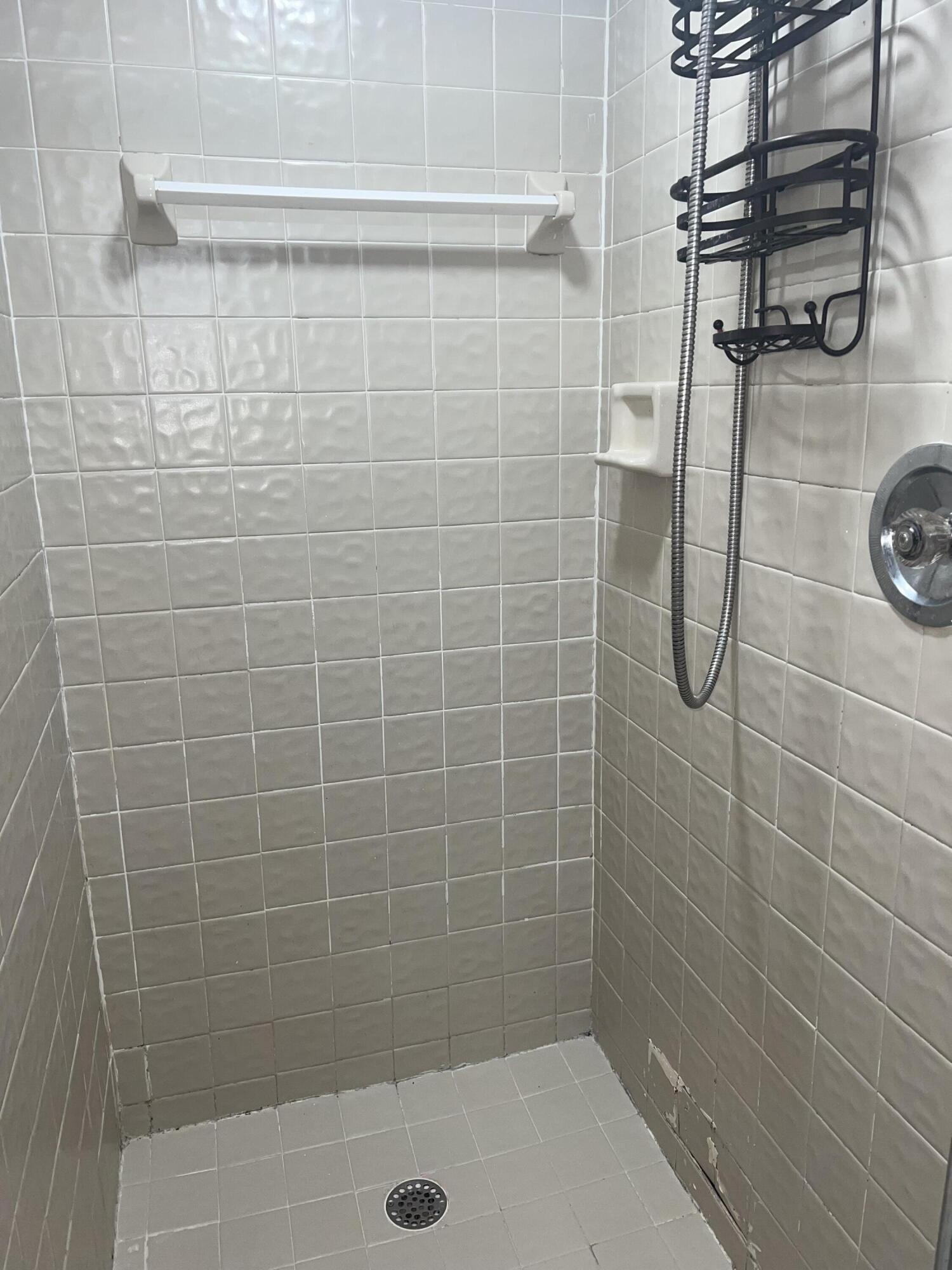 2202 S Cypress Bend Drive 801 Property Photo 17
