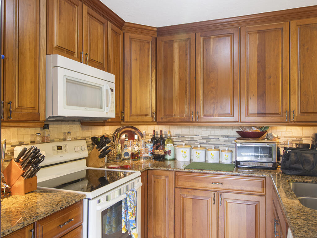 1010 10th Way Property Photo 6