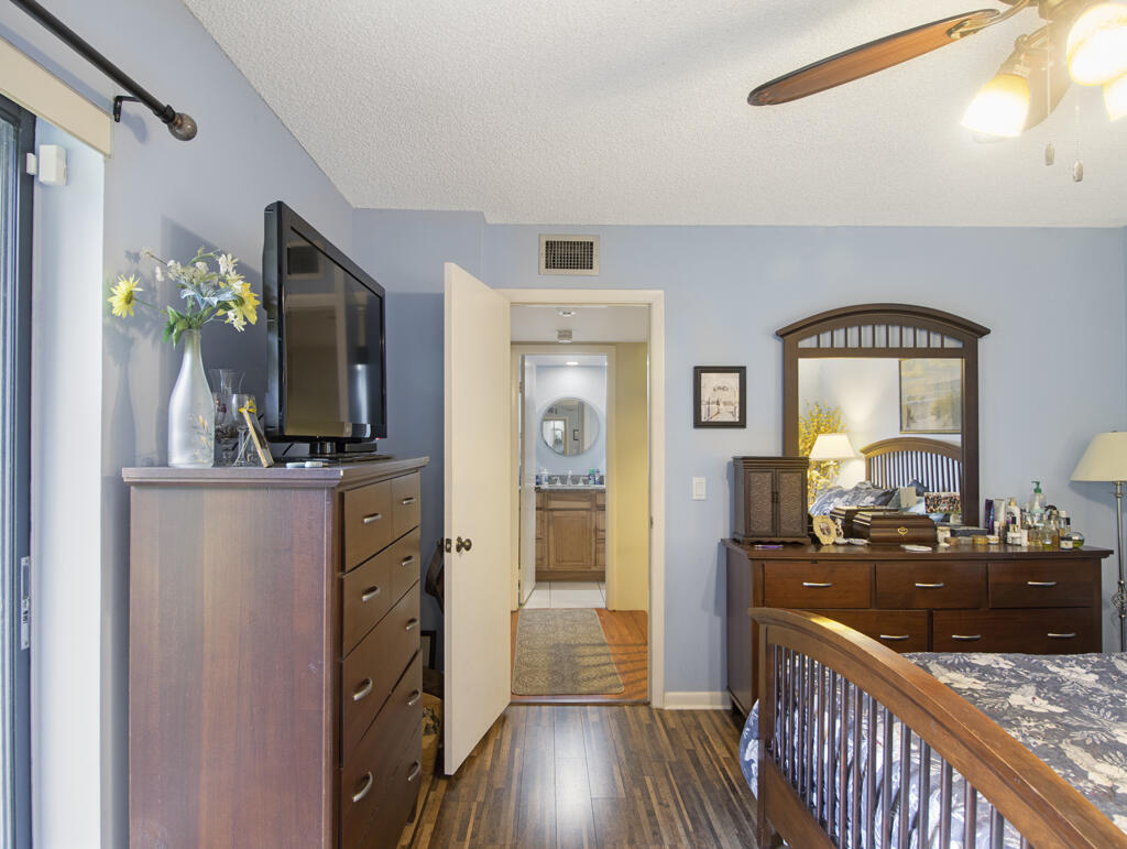 1010 10th Way Property Photo 11
