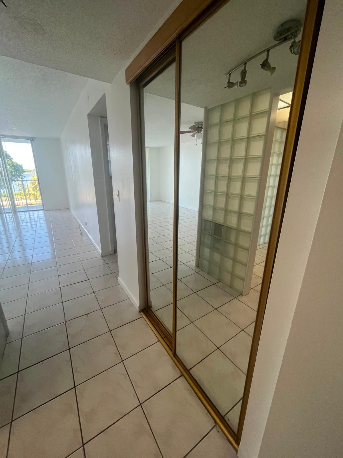 480 Executive Center Drive 2f Property Photo 4