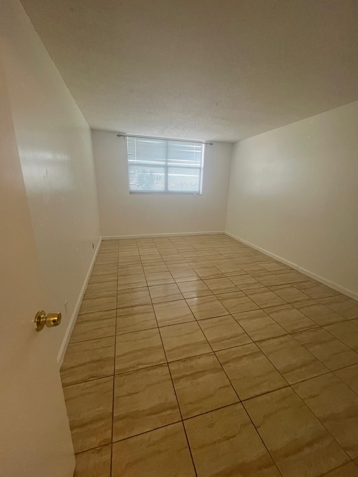 480 Executive Center Drive 2f Property Photo 6