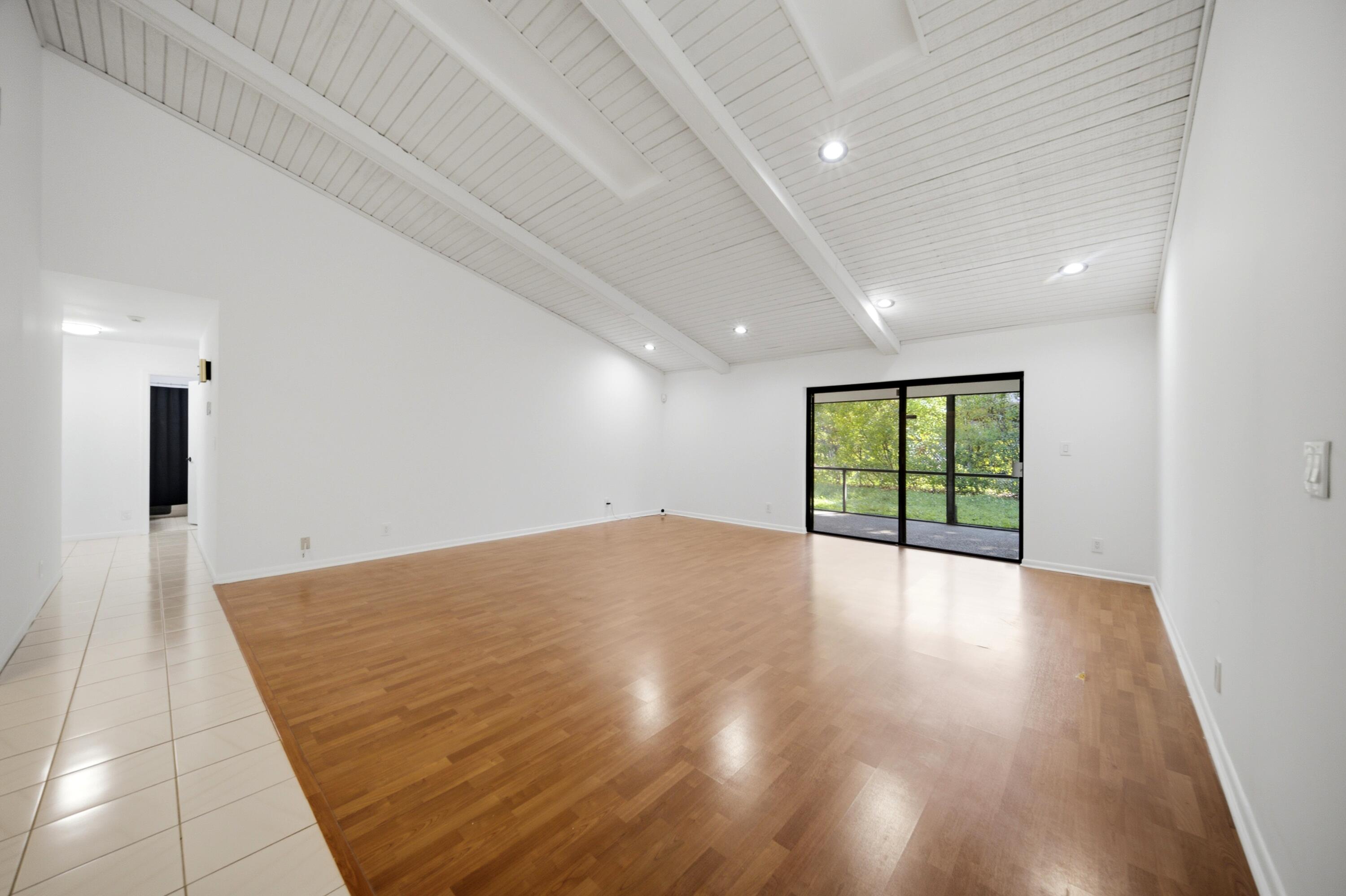 8114 Nutmeg Way Property Photo 4