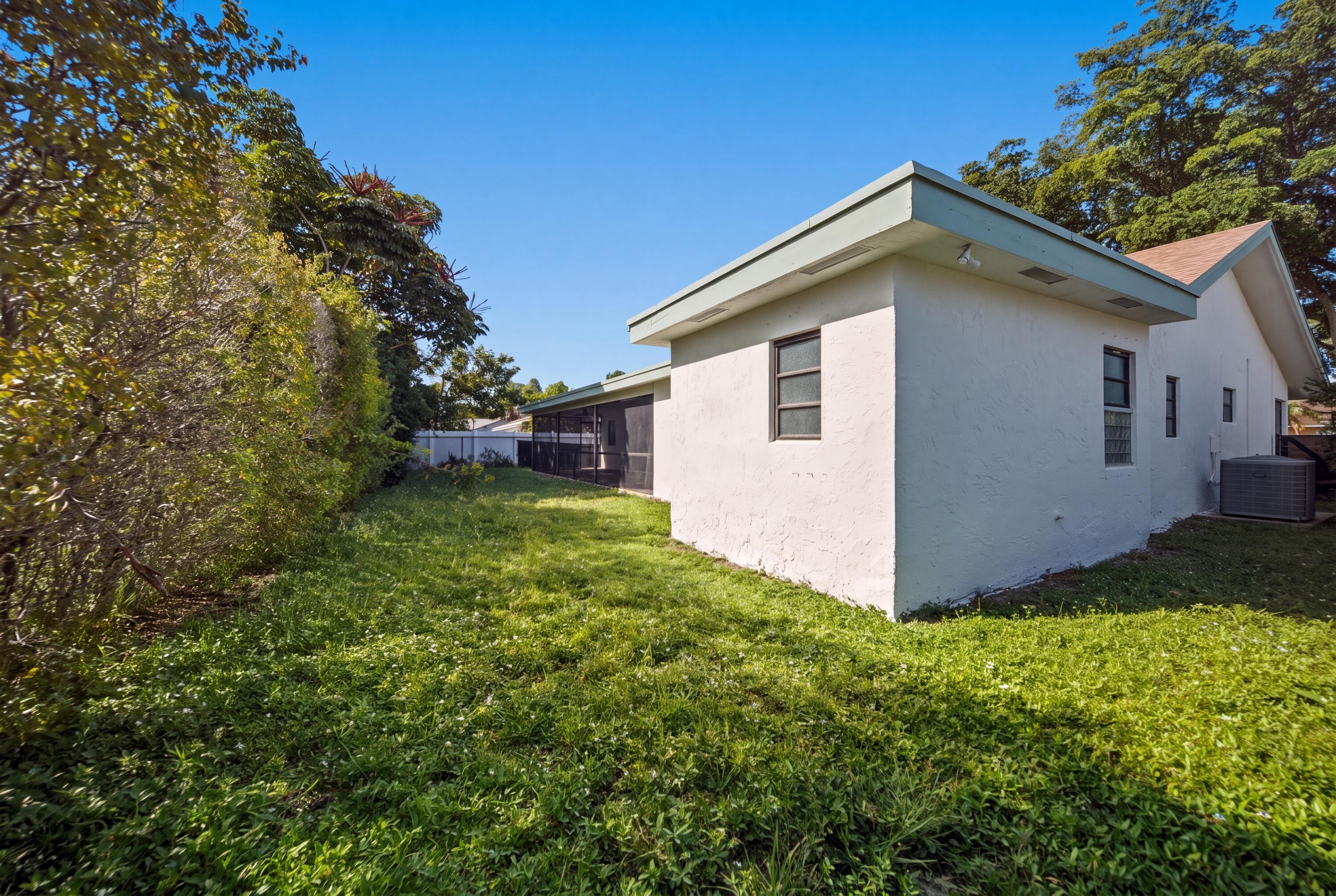 8114 Nutmeg Way Property Photo 24