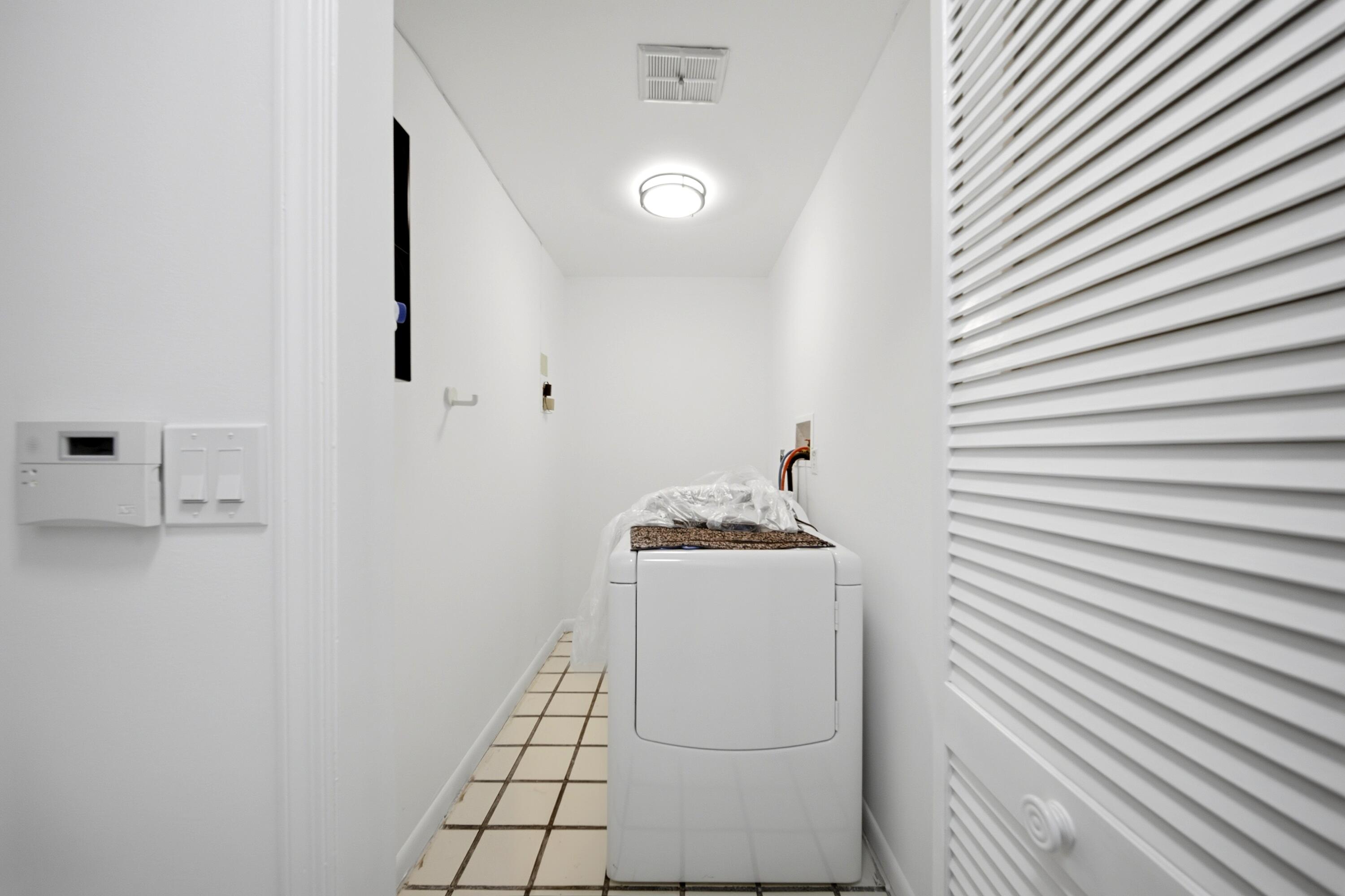 8114 Nutmeg Way Property Photo 25