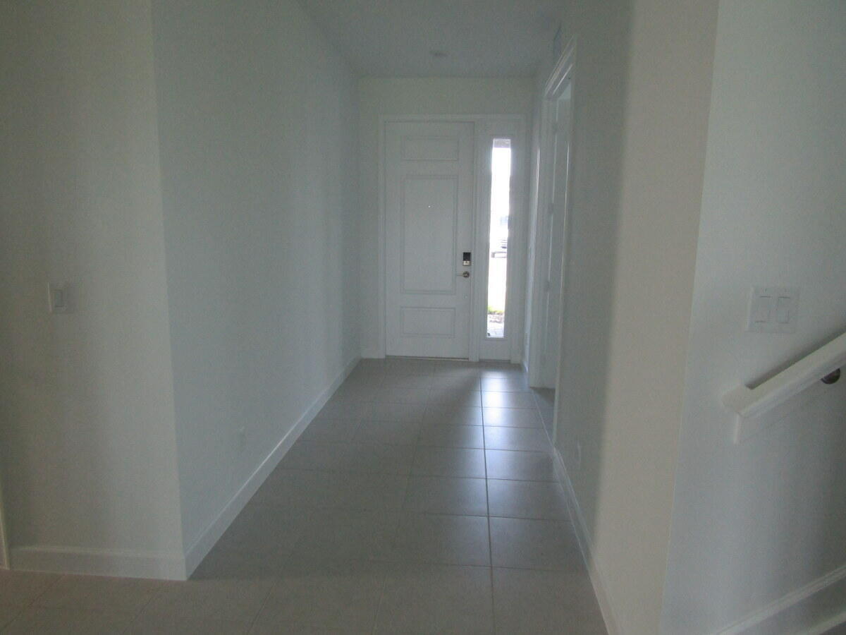 1689 Wandering Willow Way Property Photo 4