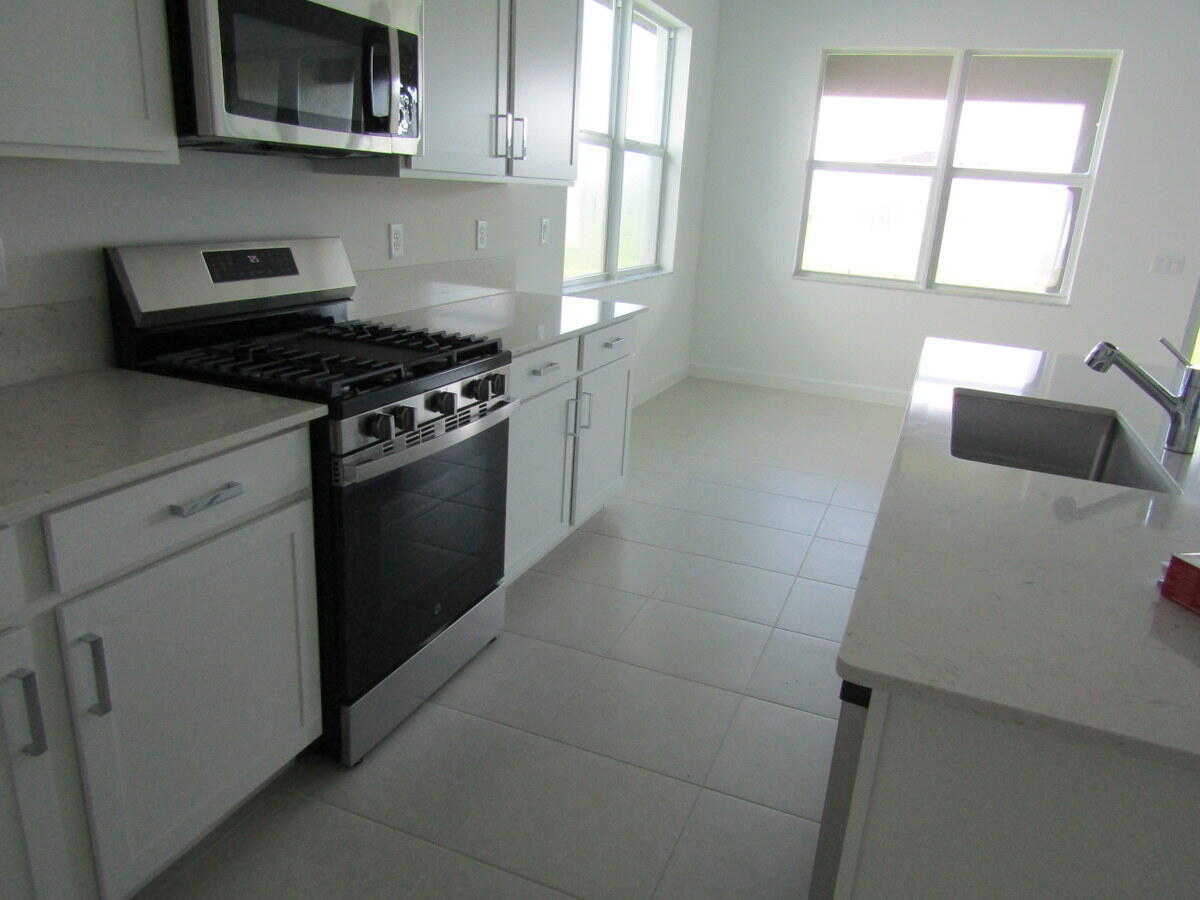 1689 Wandering Willow Way Property Photo 6