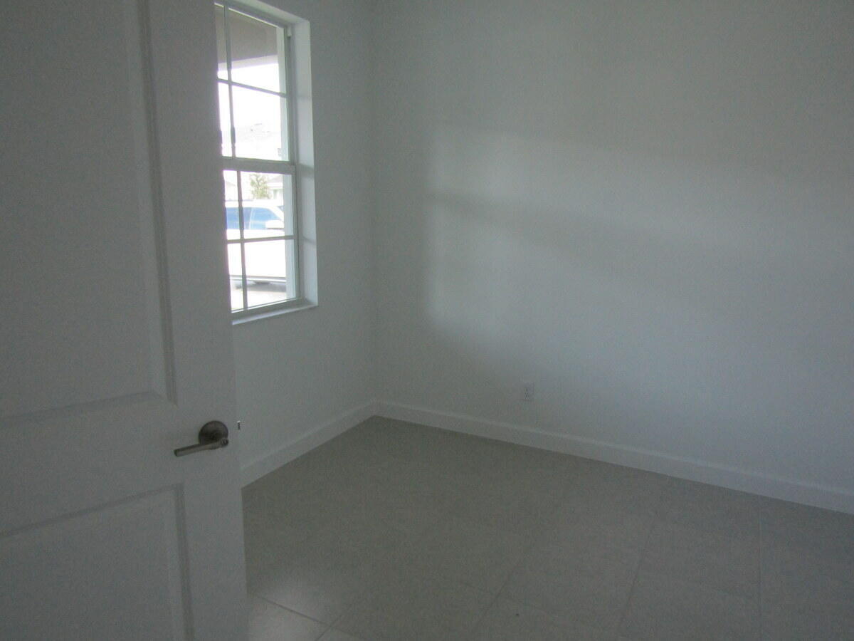 1689 Wandering Willow Way Property Photo 7