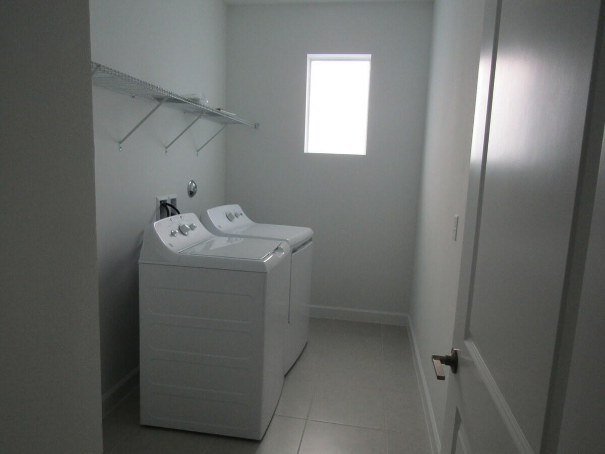 1689 Wandering Willow Way Property Photo 8