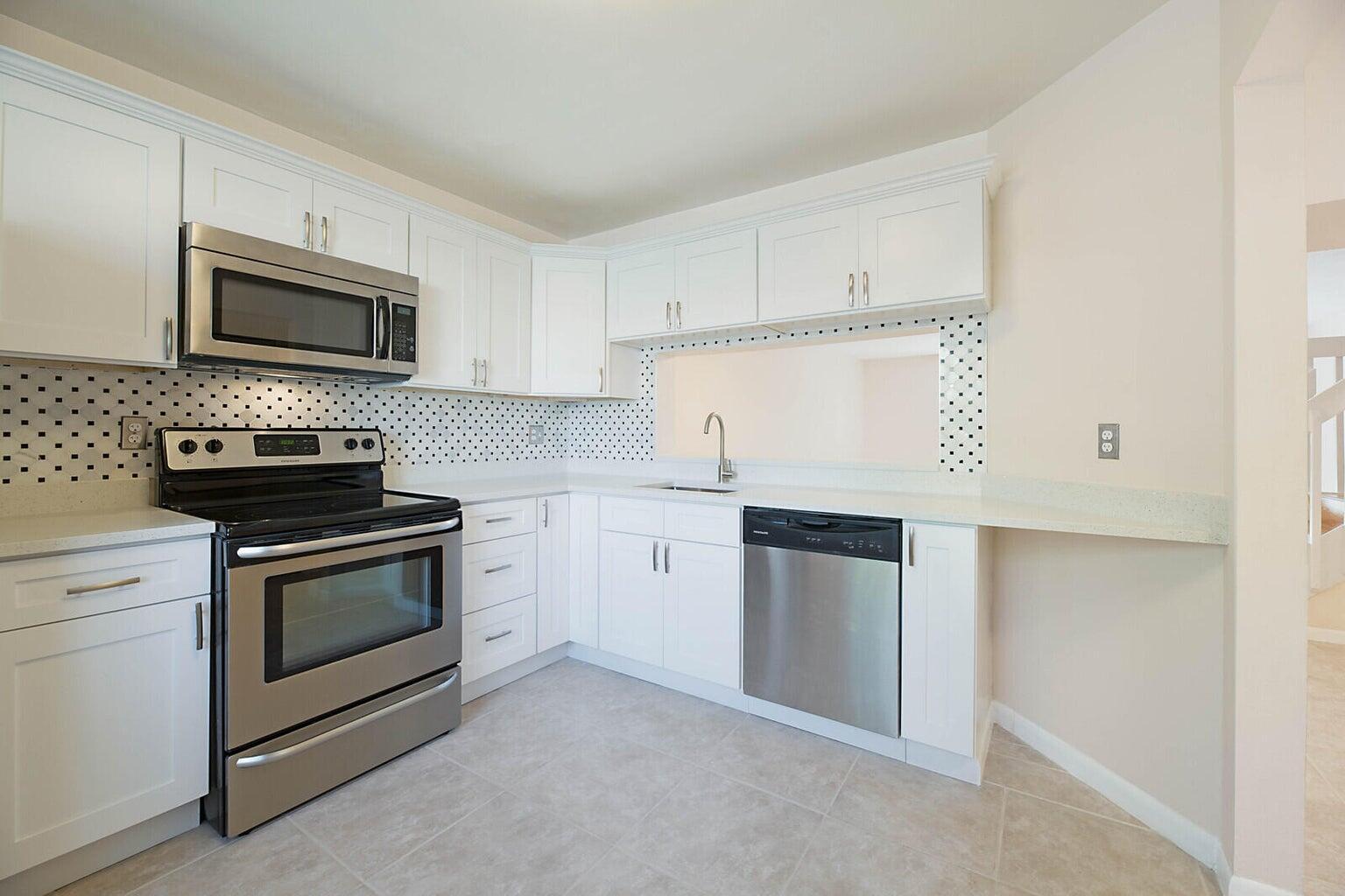 6384 Boca Circle Property Photo 7