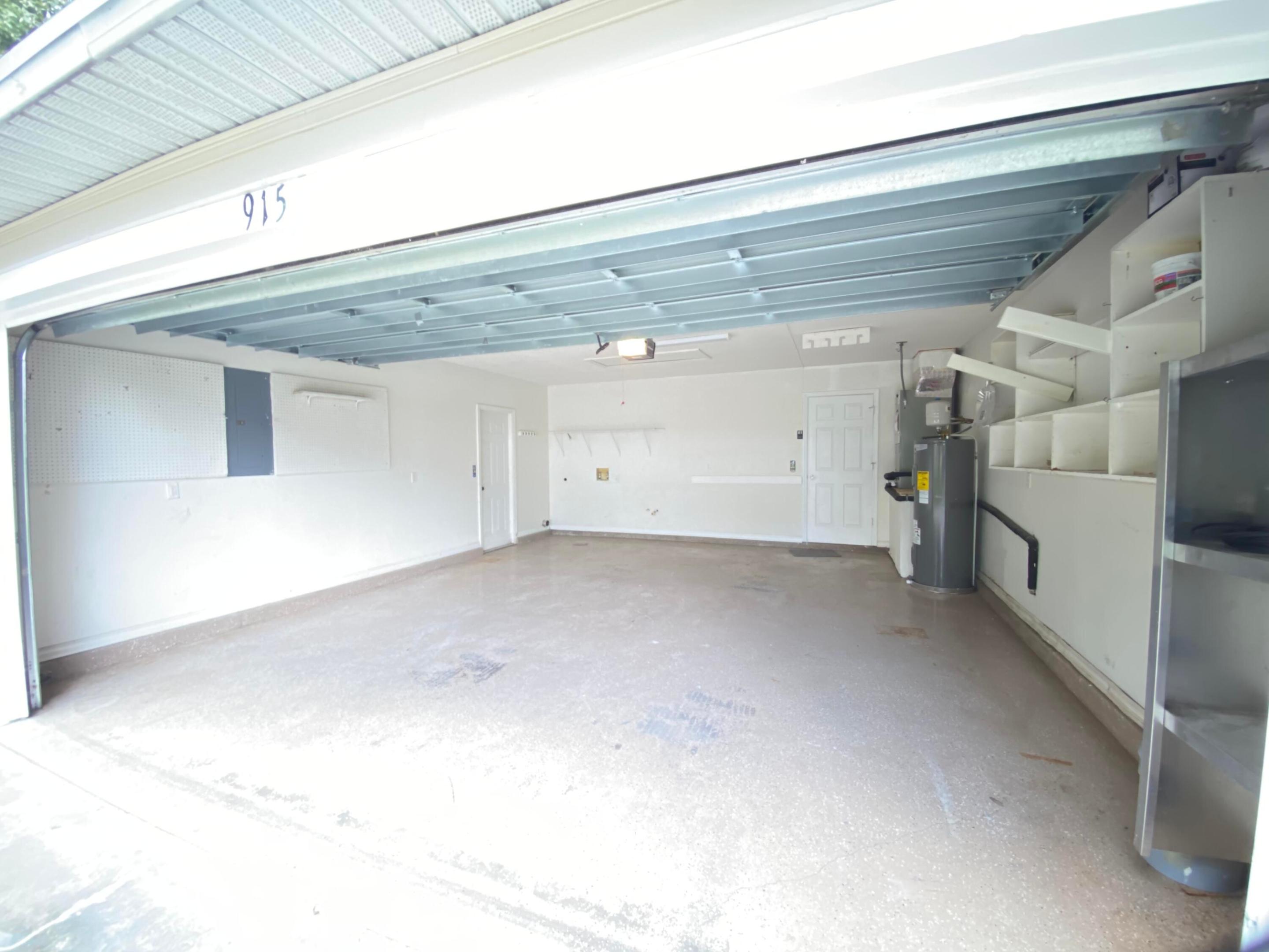 915 11th Terrace Property Photo 2
