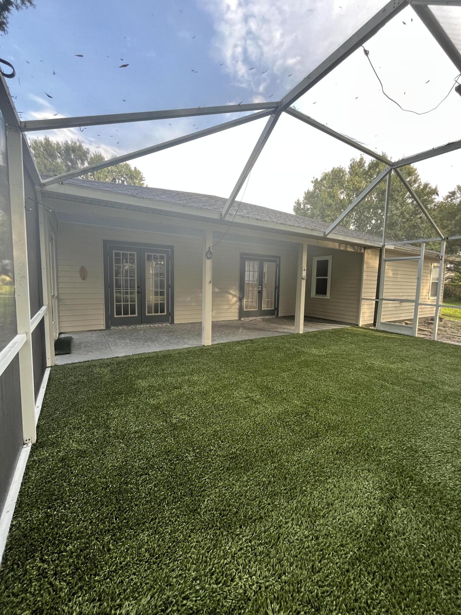 915 11th Terrace Property Photo 19