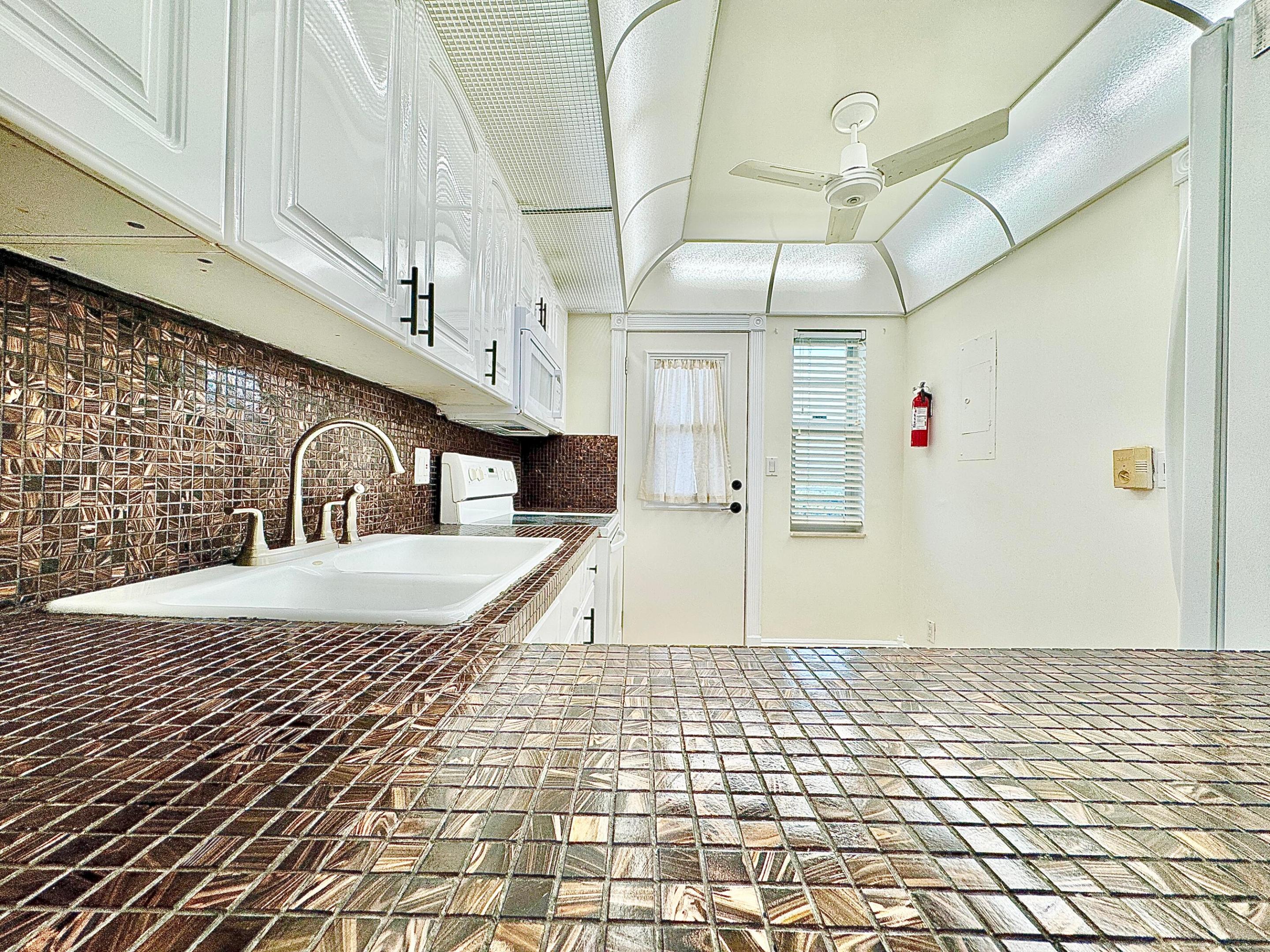 2871 N Ocean Boulevard C513 Property Photo 13