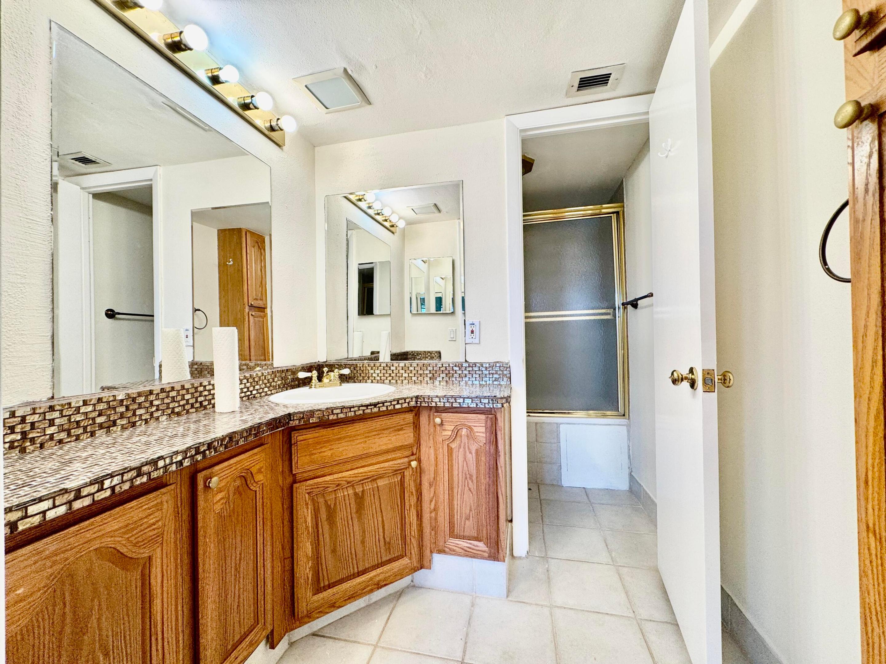 2871 N Ocean Boulevard C513 Property Photo 17