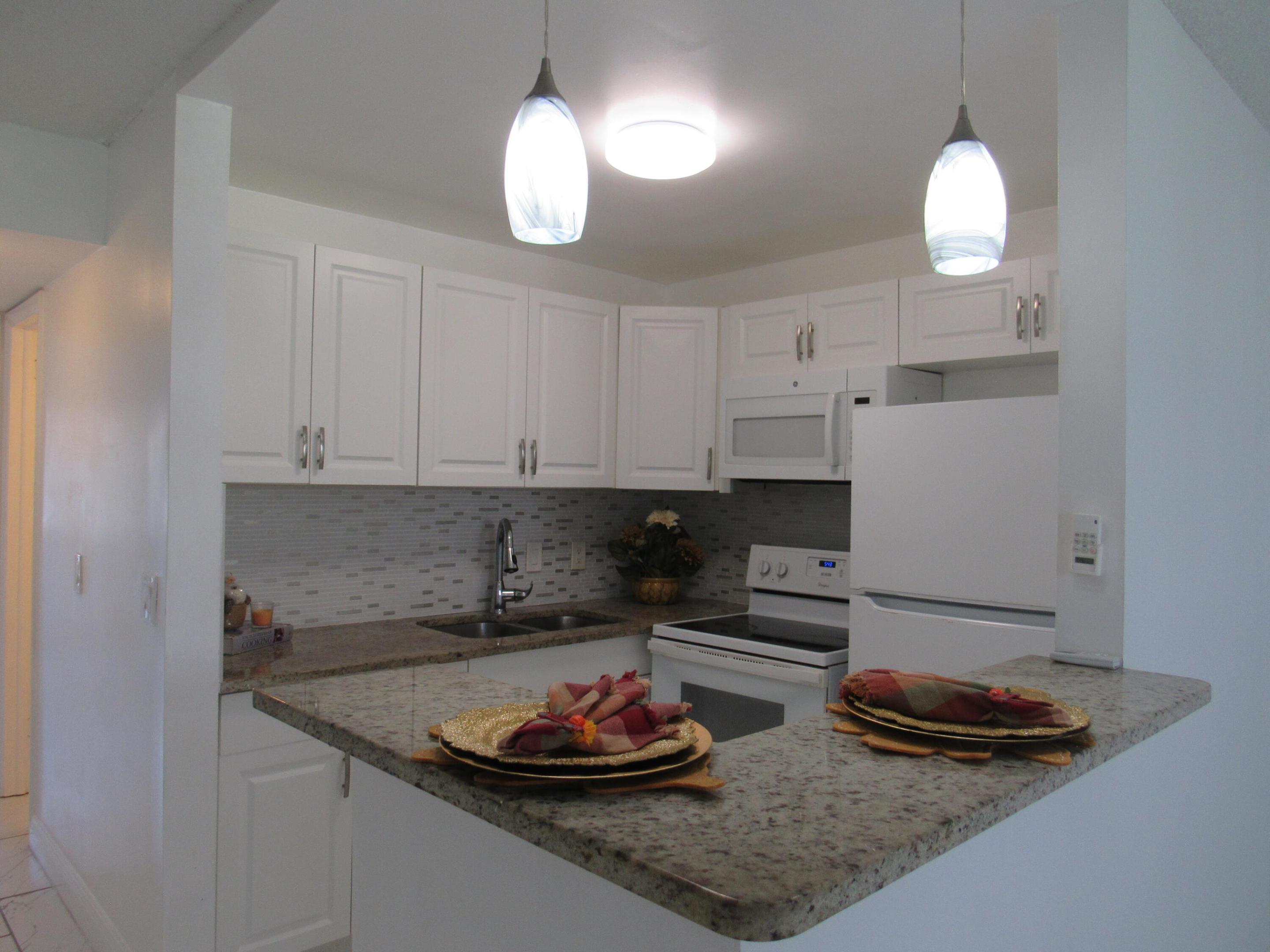 76 CAMBRIDGE D Property Photo 1
