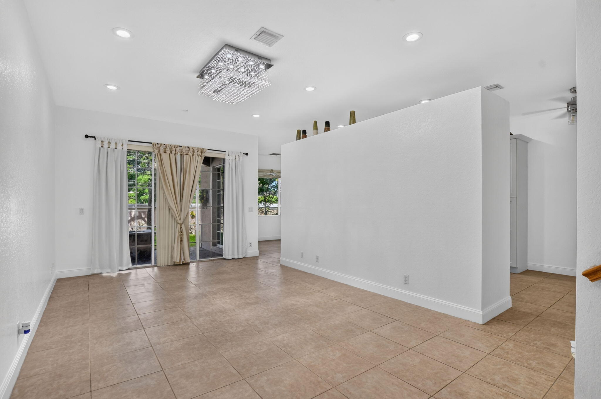 76 Landau Street Property Photo 6