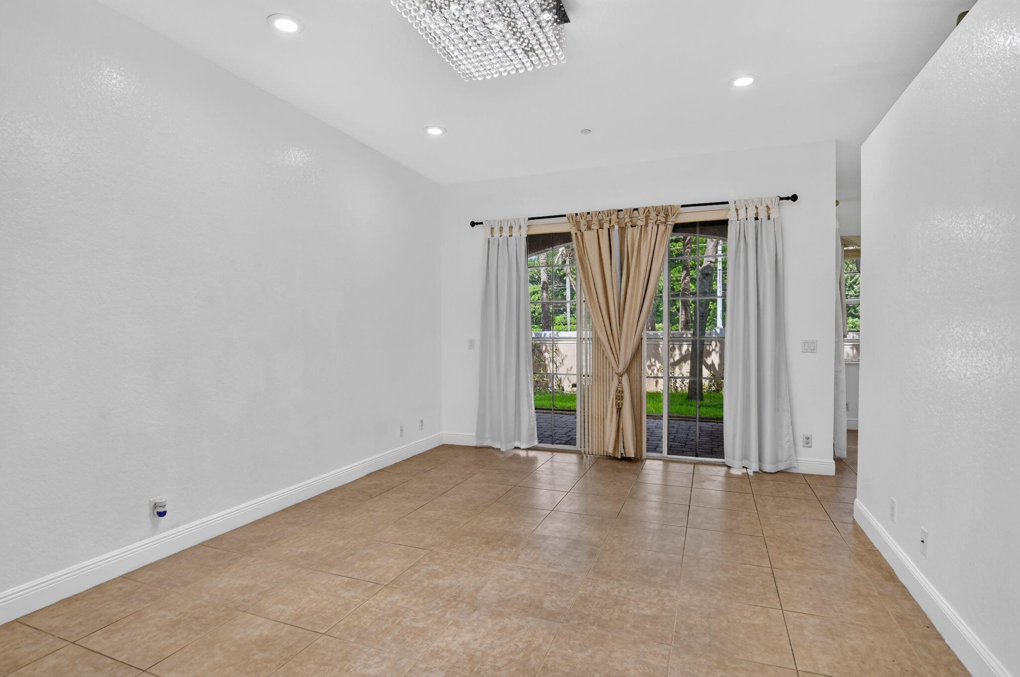 76 Landau Street Property Photo 7