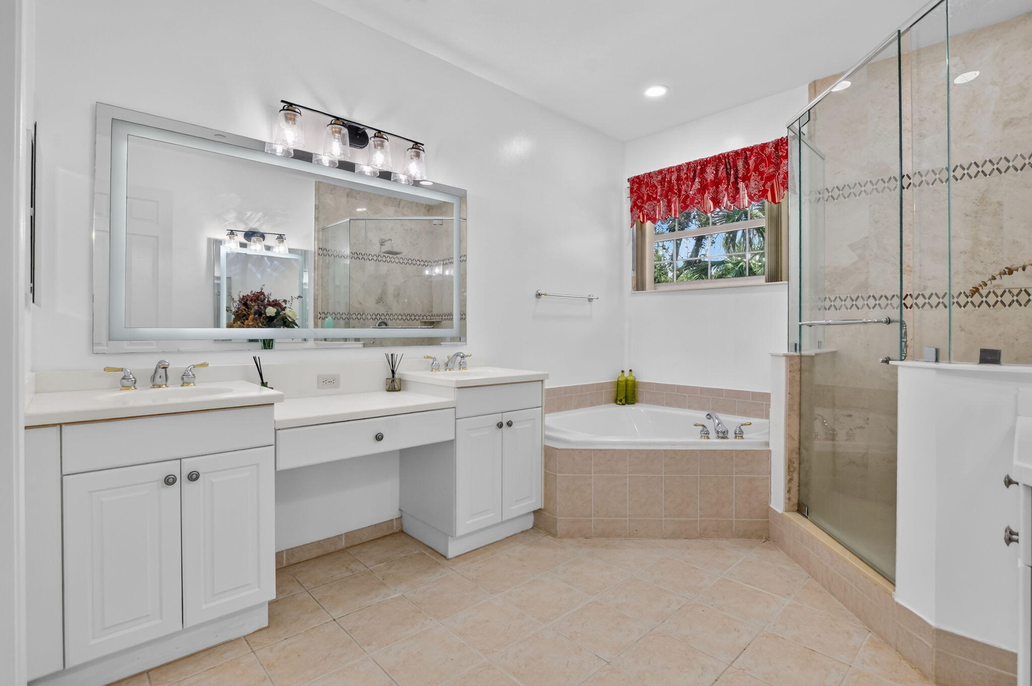 76 Landau Street Property Photo 33
