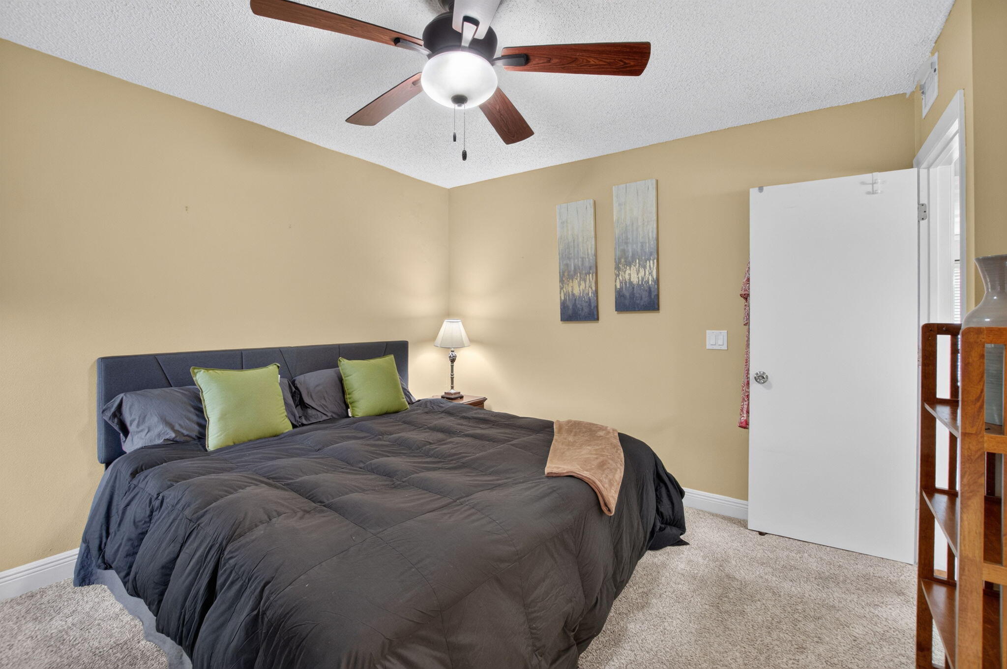 309 Circle Drive S Property Photo 8
