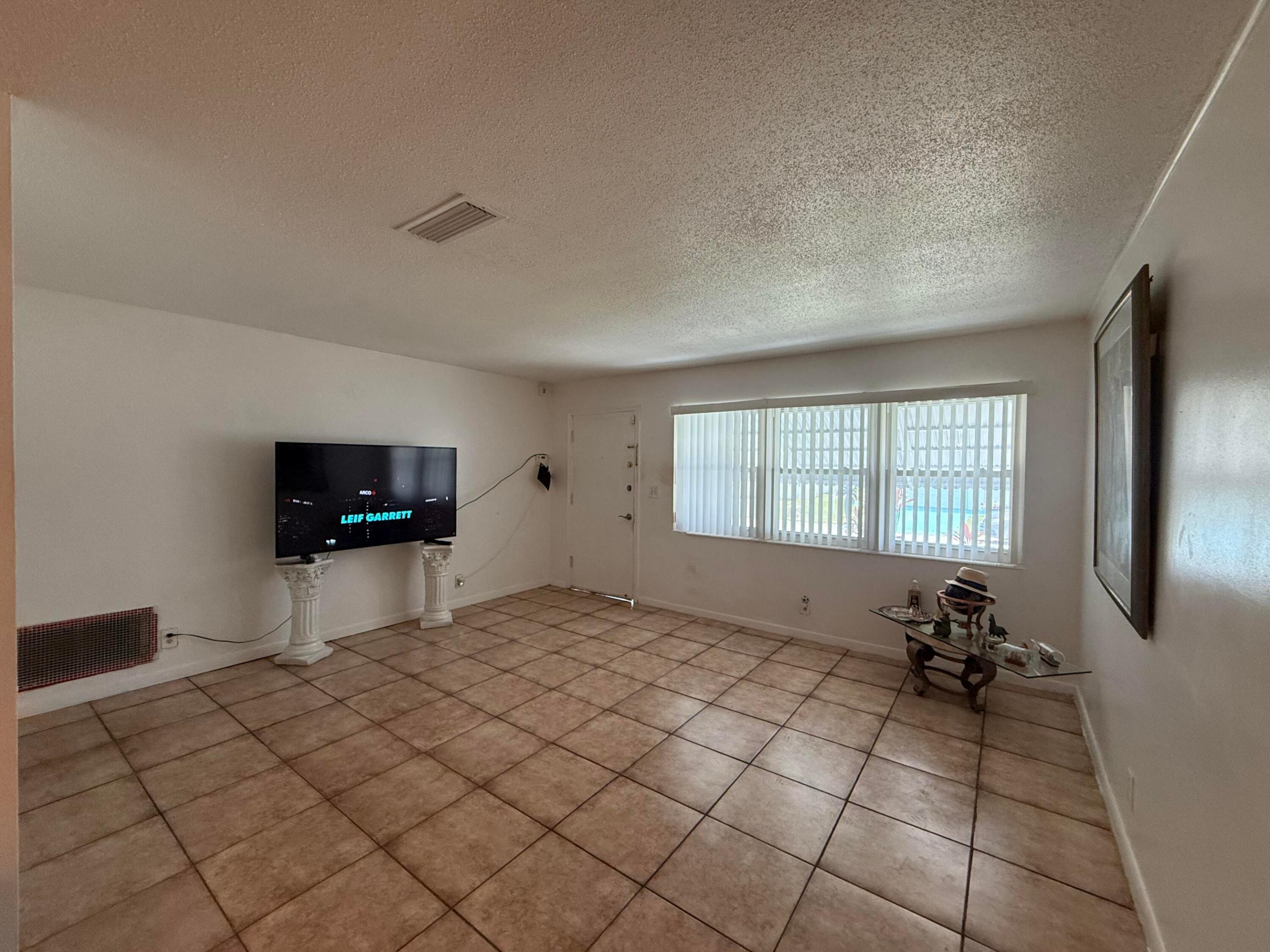 1625 Nw 66th Terrace Property Photo 8