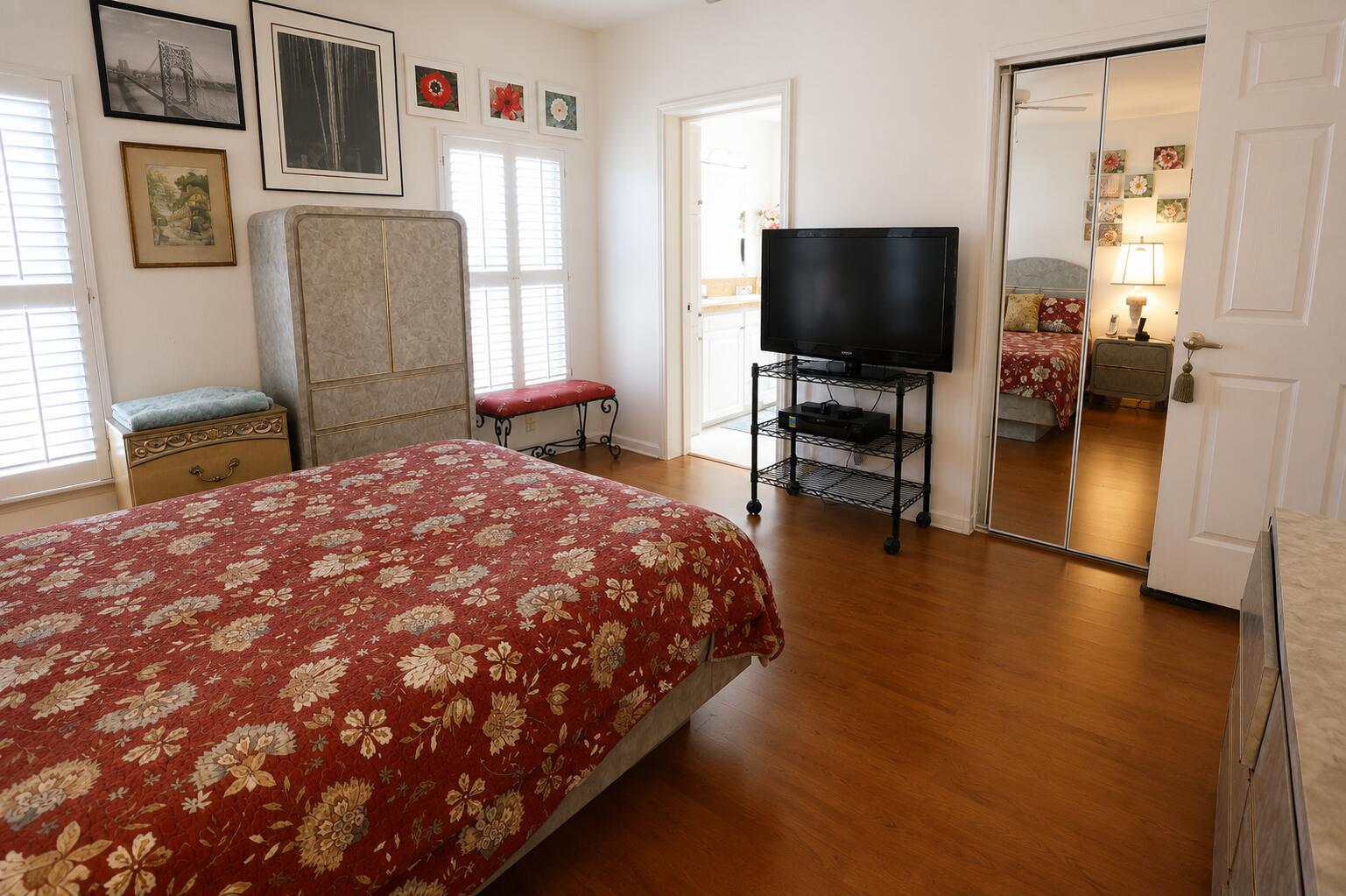 7809 Mcclintock Way Property Photo 8