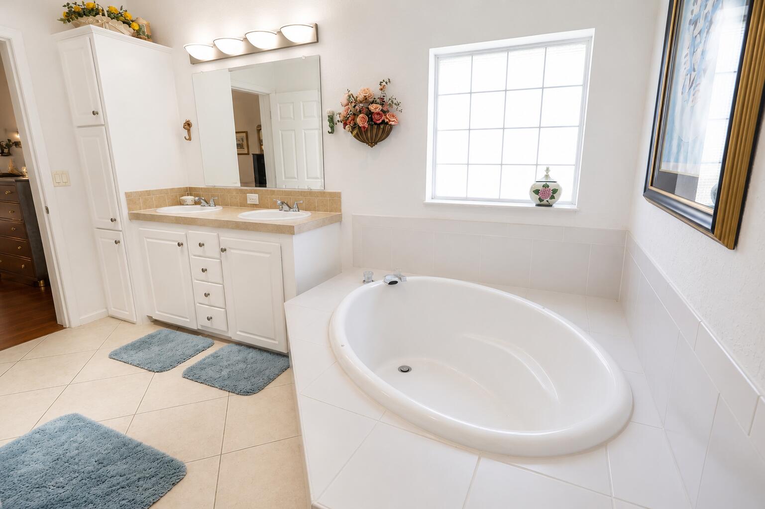 7809 Mcclintock Way Property Photo 10