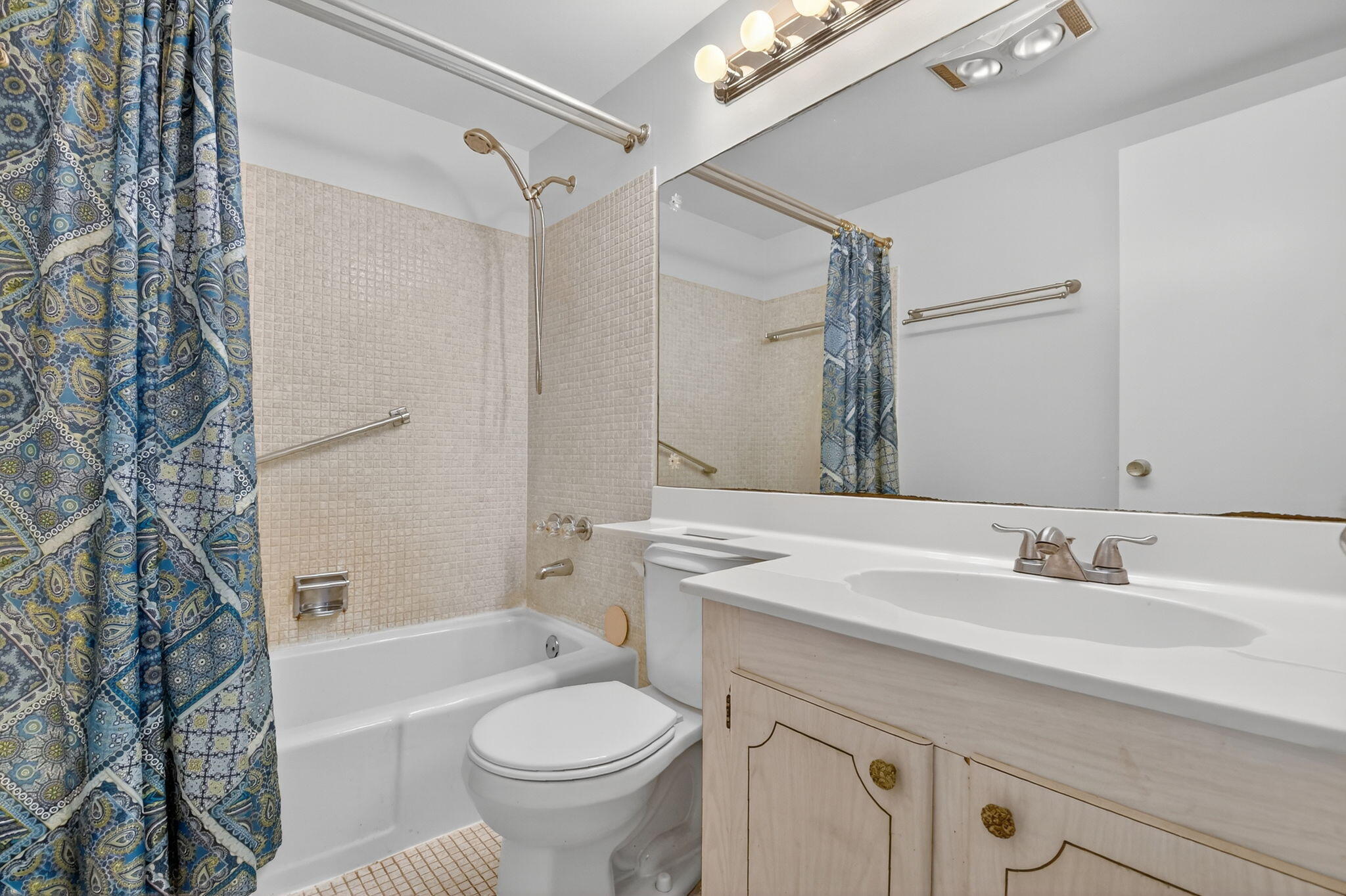 162 Easthampton G Property Photo 9