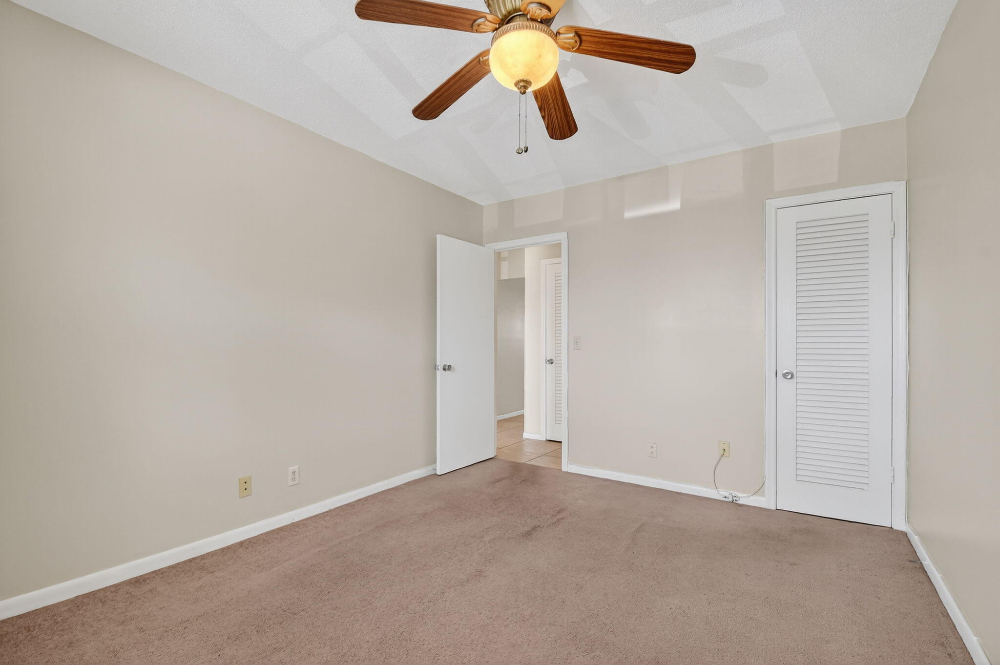 162 Easthampton G Property Photo 13