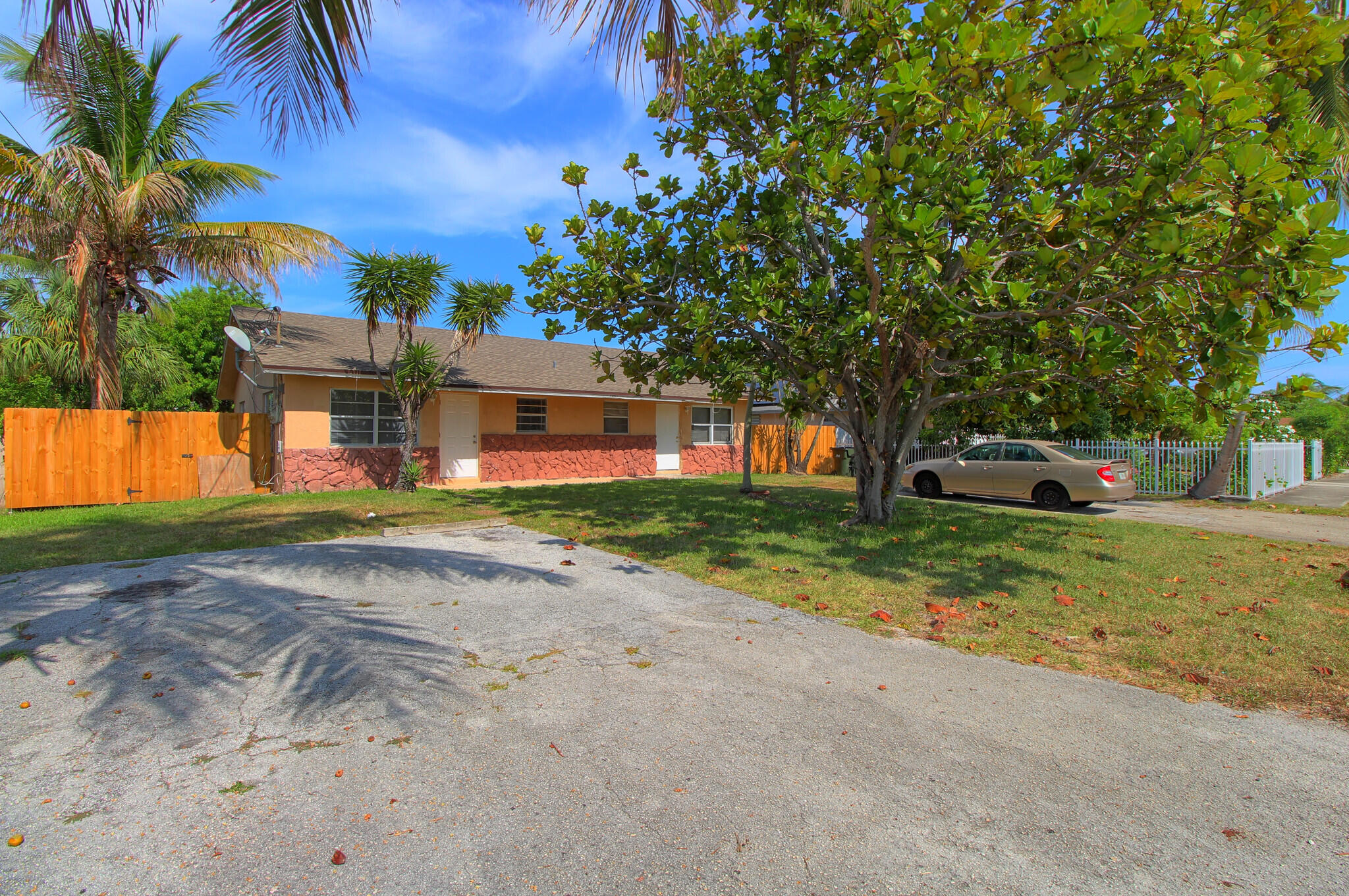 1045 Miami Boulevard A Property Photo 5