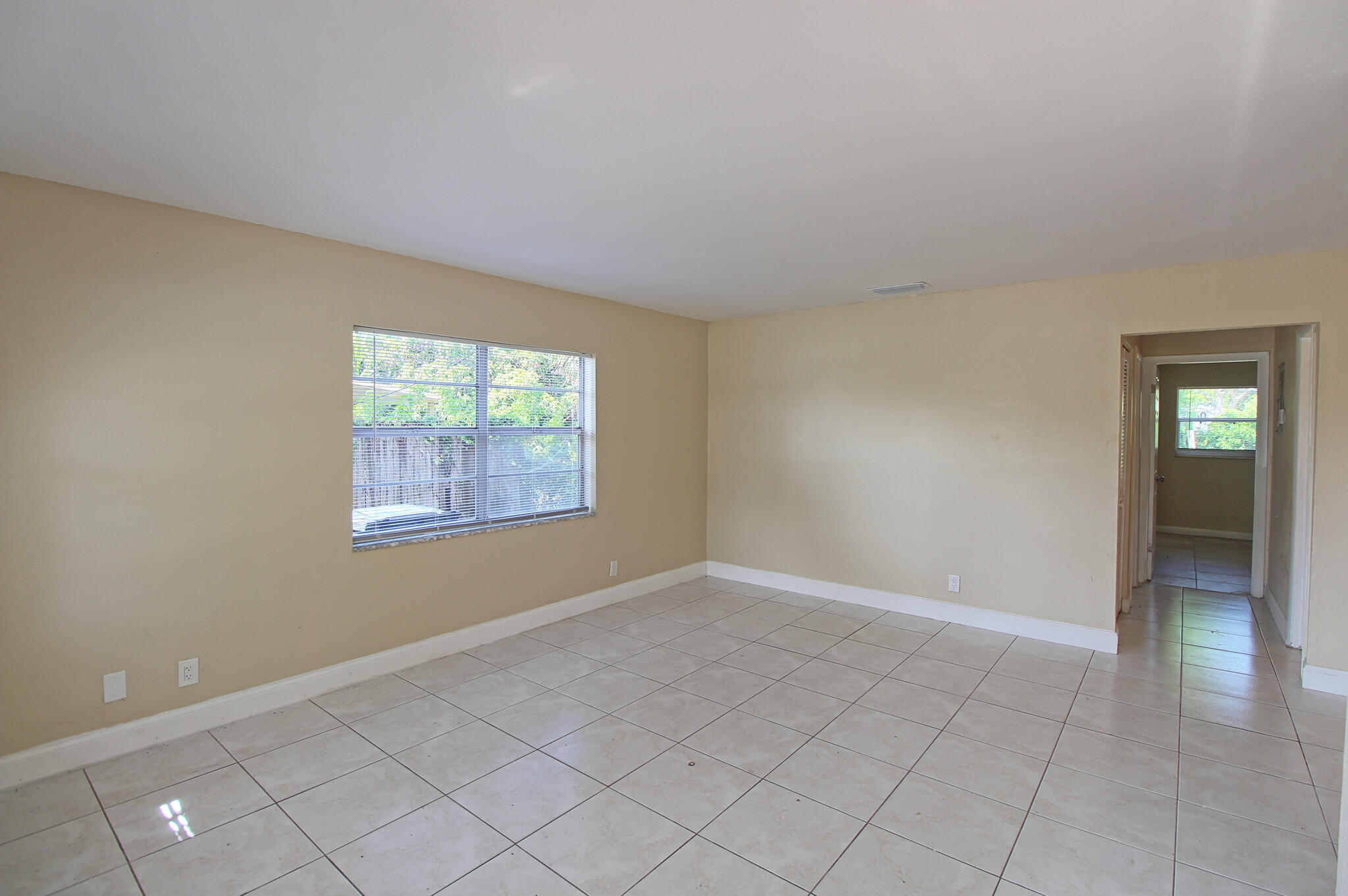 1045 Miami Boulevard A Property Photo 6