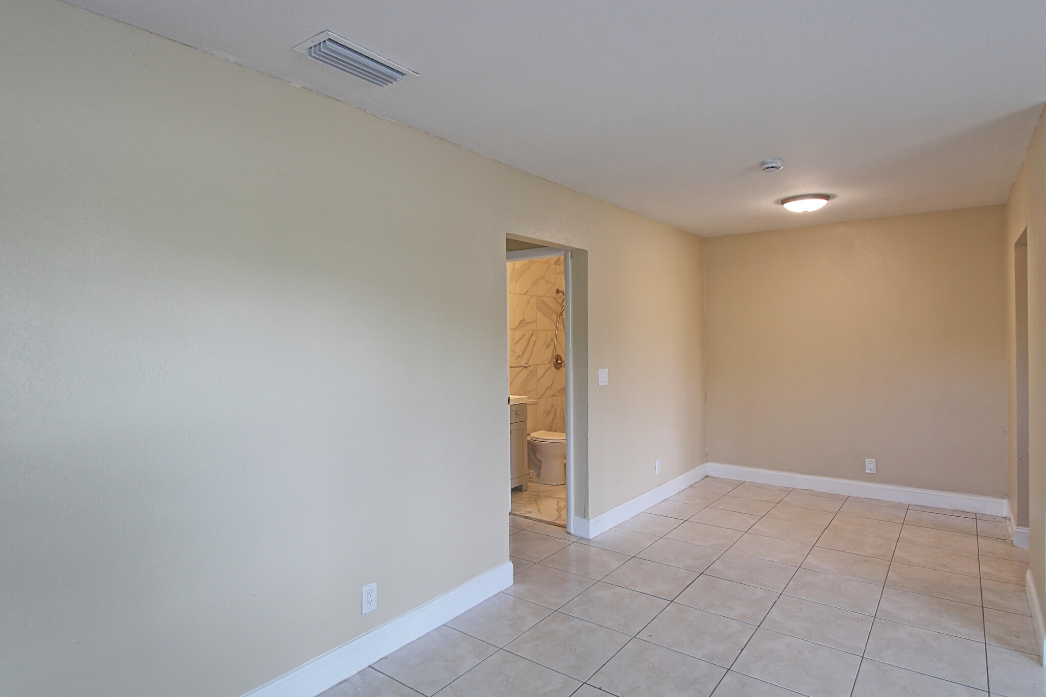 1045 Miami Boulevard A Property Photo 7