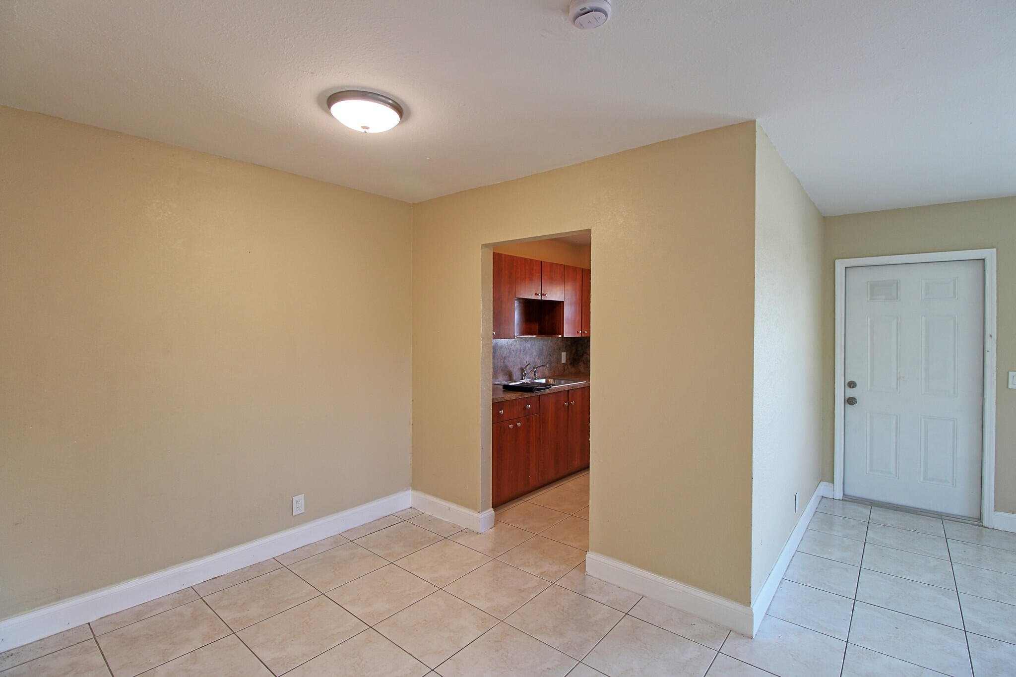 1045 Miami Boulevard A Property Photo 8