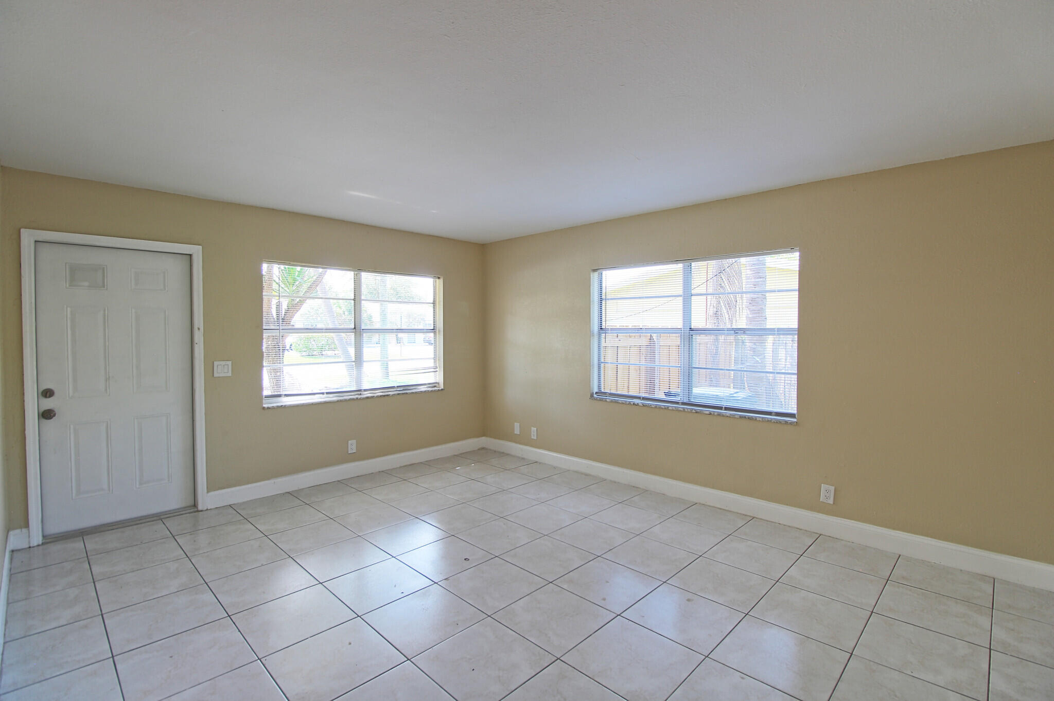 1045 Miami Boulevard A Property Photo 14