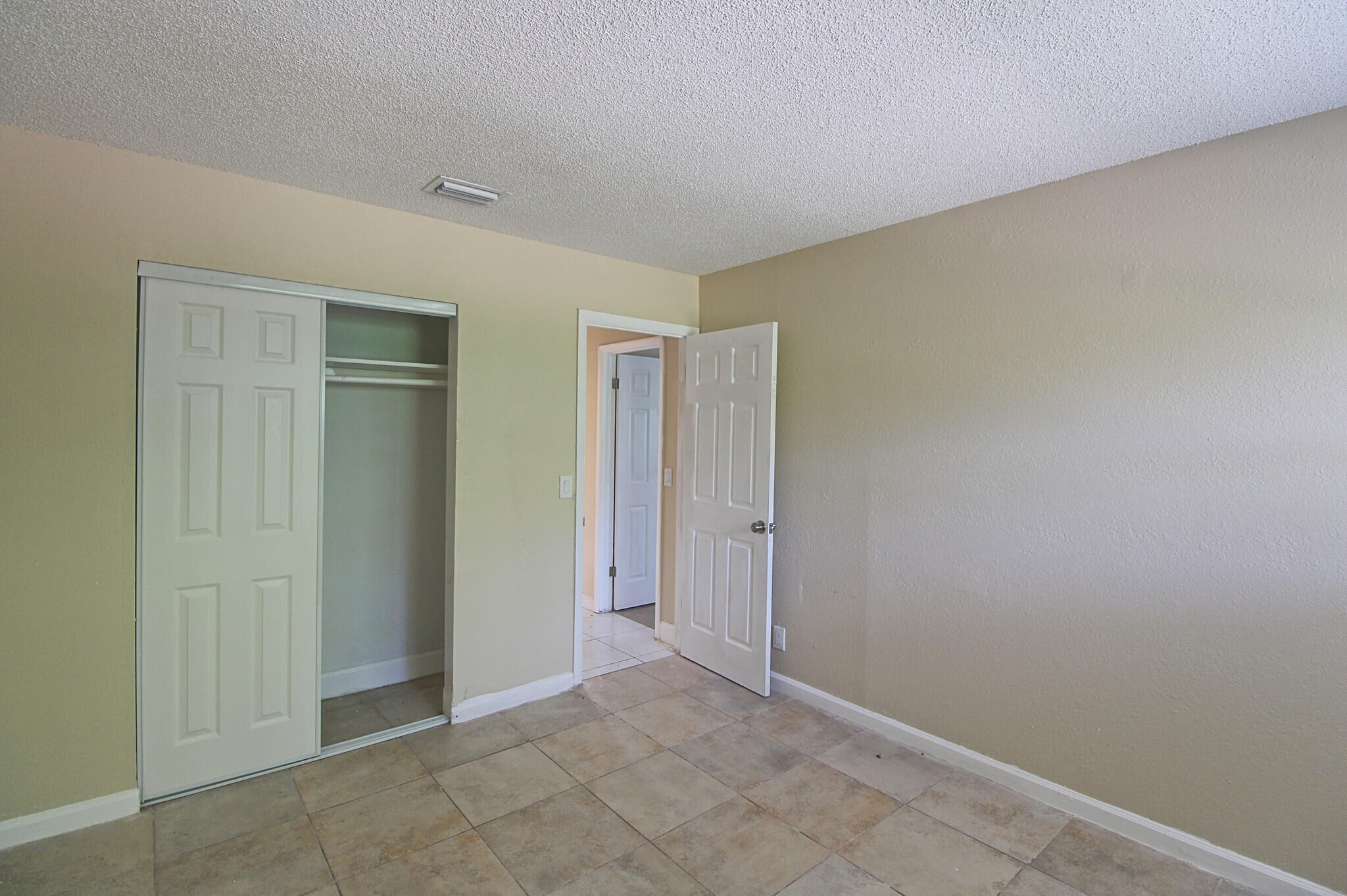 1045 Miami Boulevard A Property Photo 15