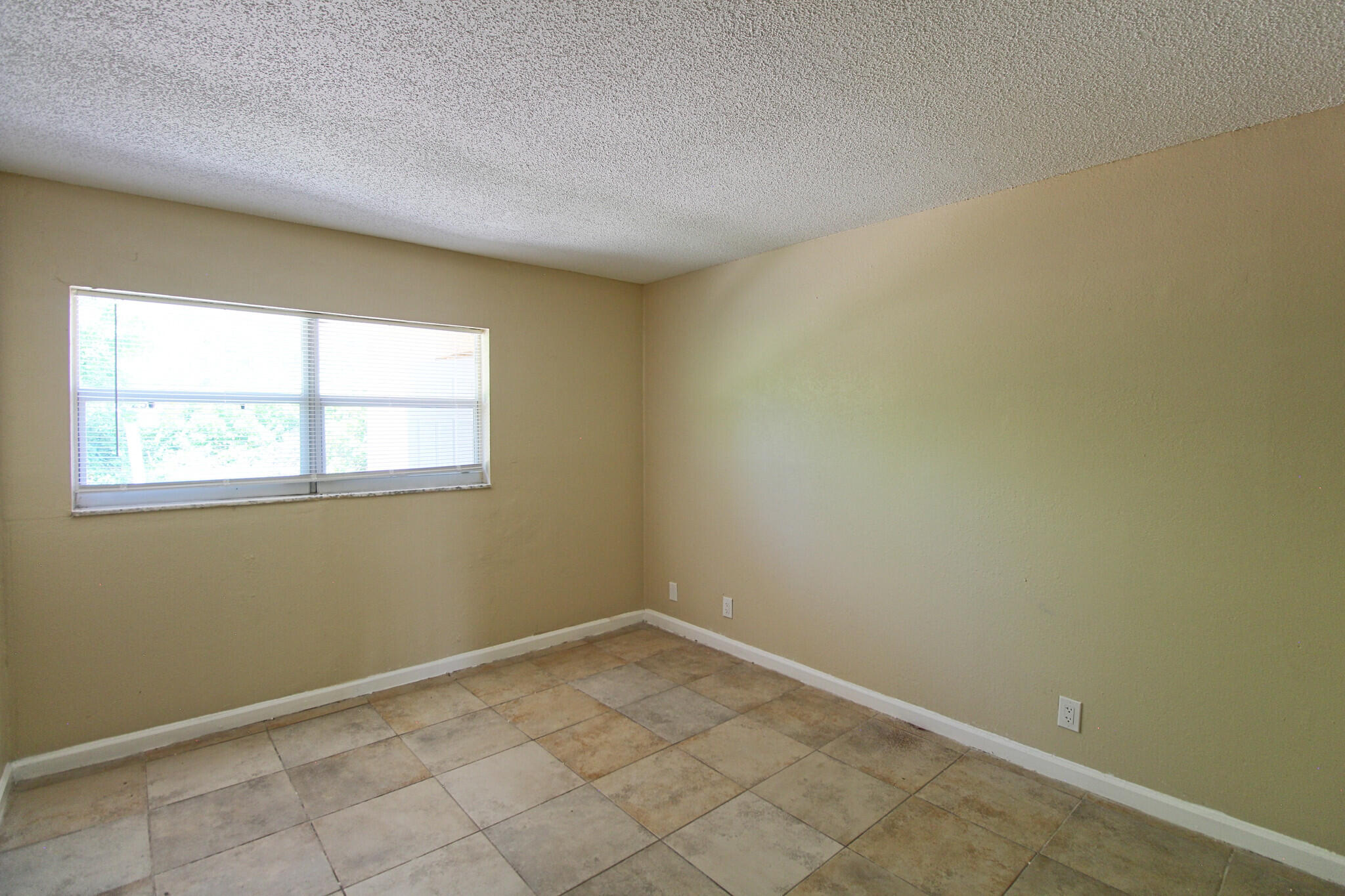 1045 Miami Boulevard A Property Photo 16