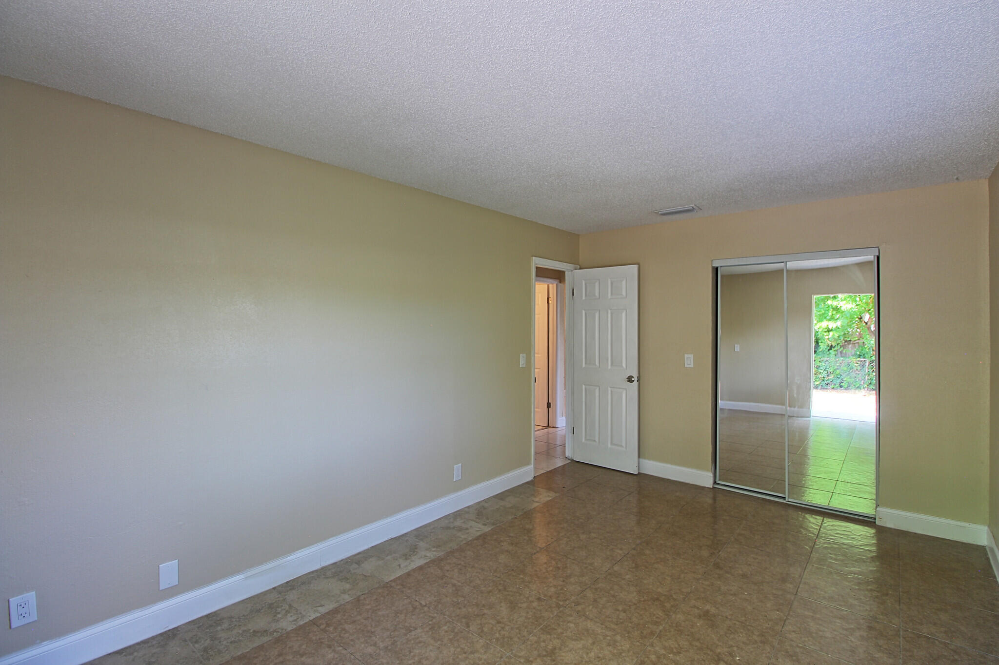 1045 Miami Boulevard A Property Photo 18