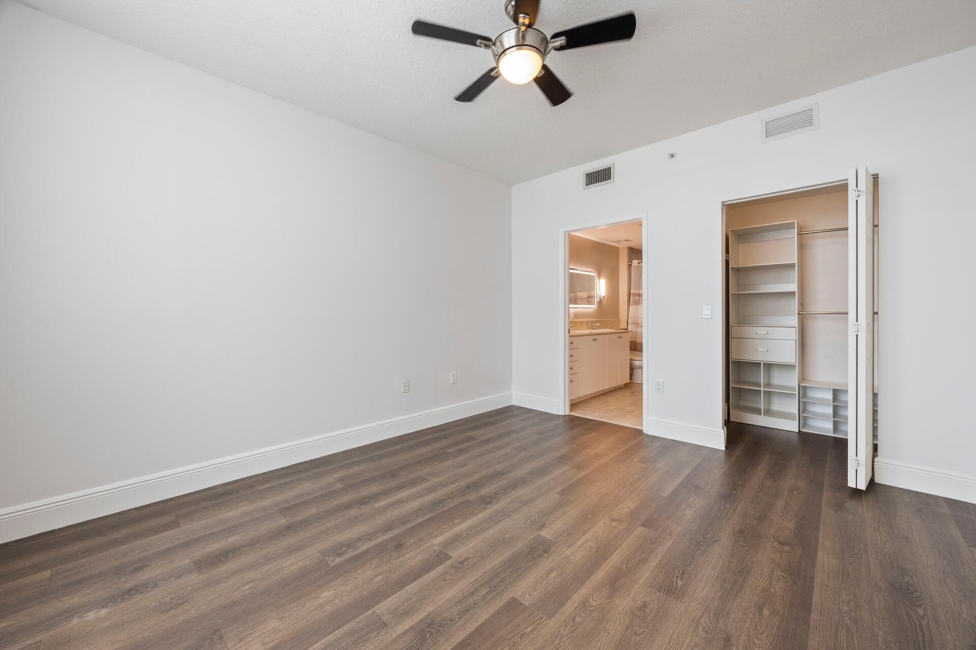 804 E Windward Way 621 Property Photo 5