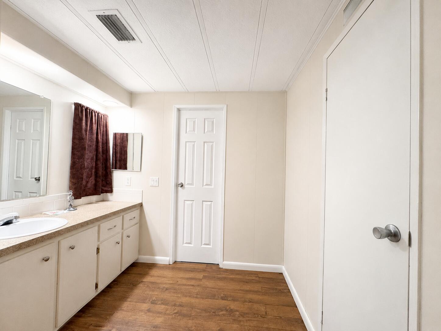 656 Sun Ray Court Property Photo 10