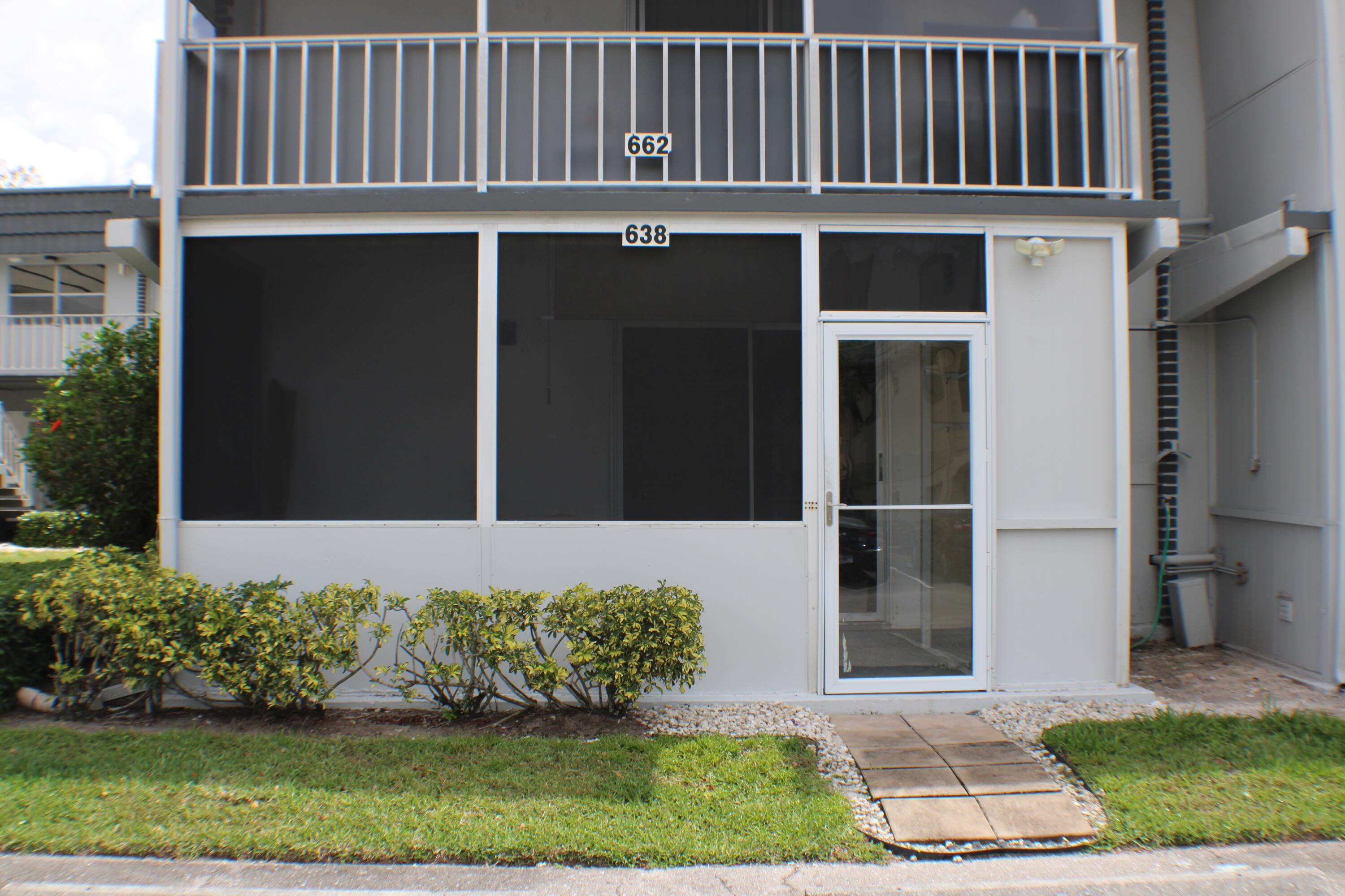638 Saxony N Property Photo 1
