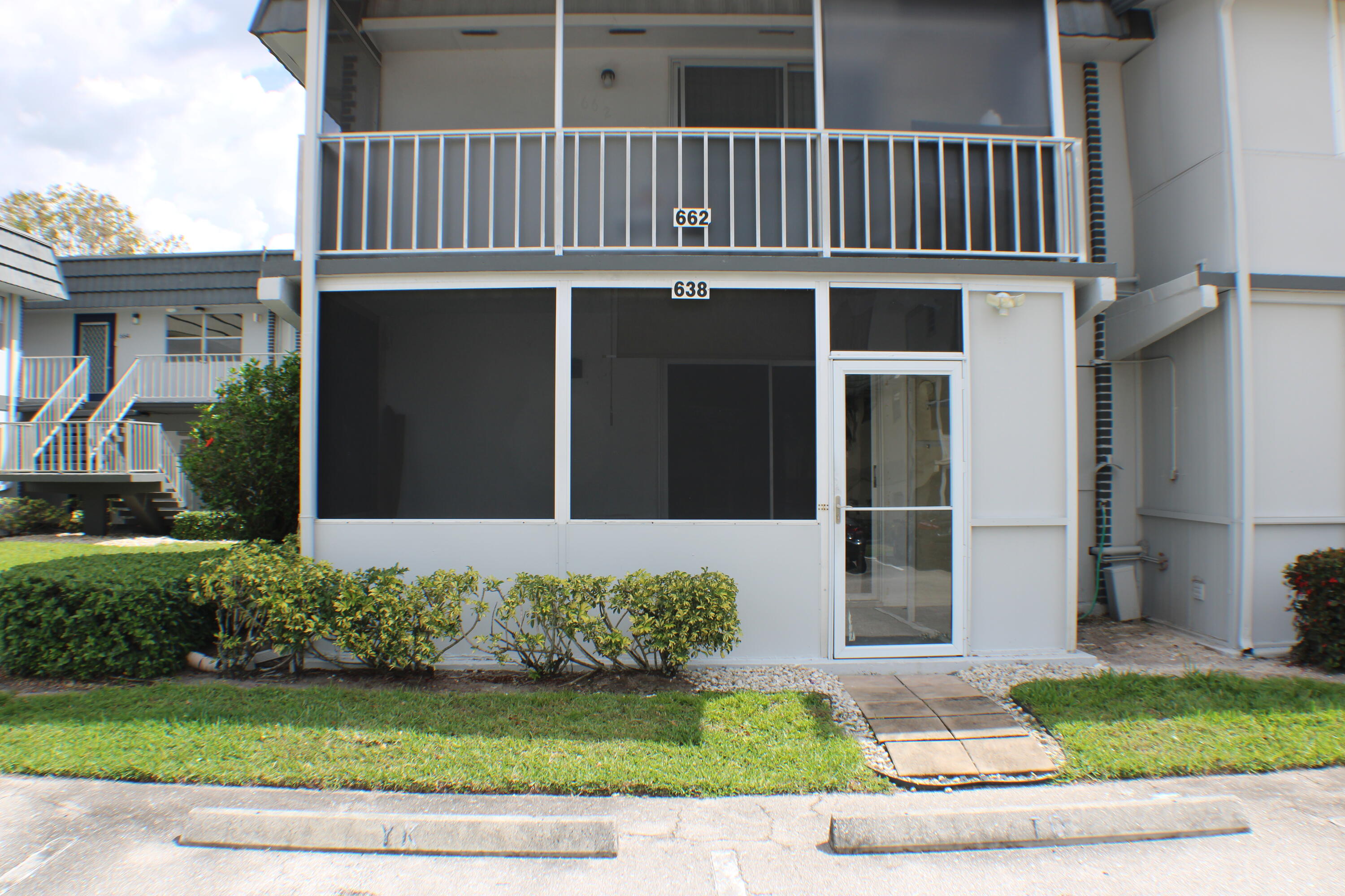 638 Saxony N Property Photo 2