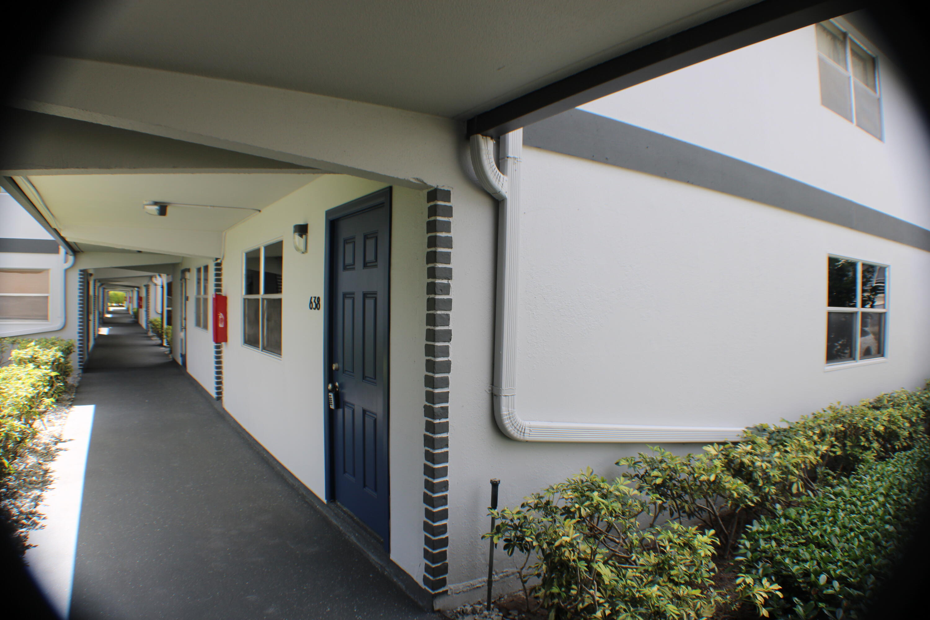 638 Saxony N Property Photo 6