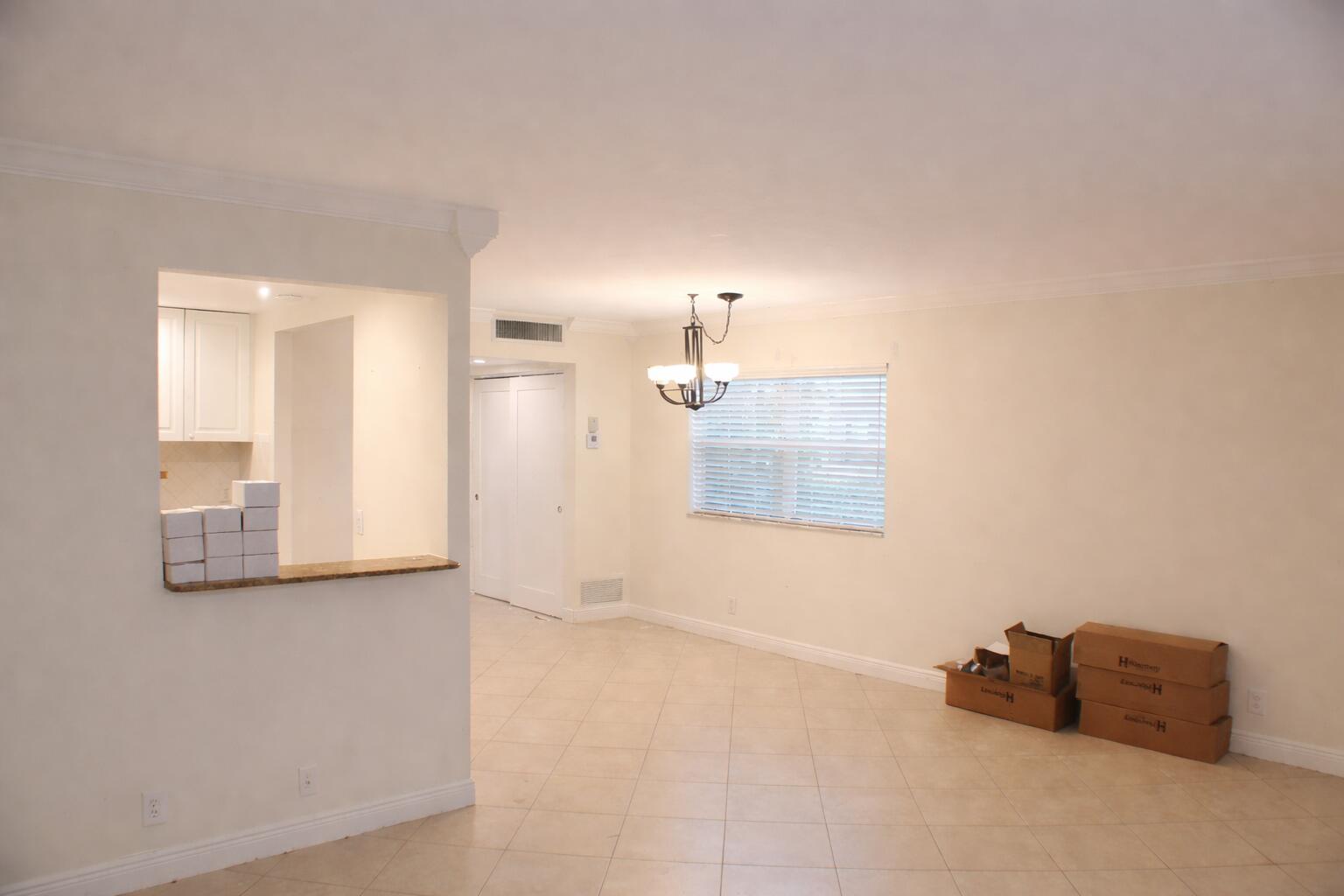 638 Saxony N Property Photo 7