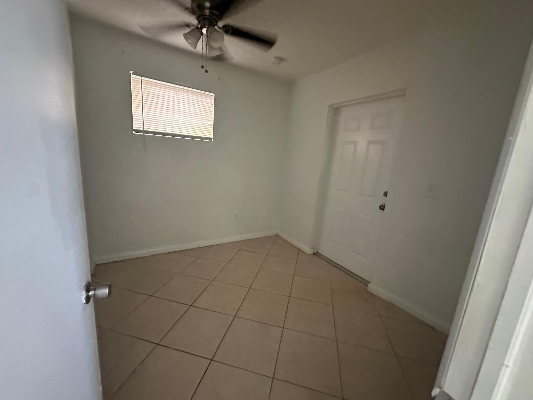 705 Ne 3rd Street 2 Property Photo 6