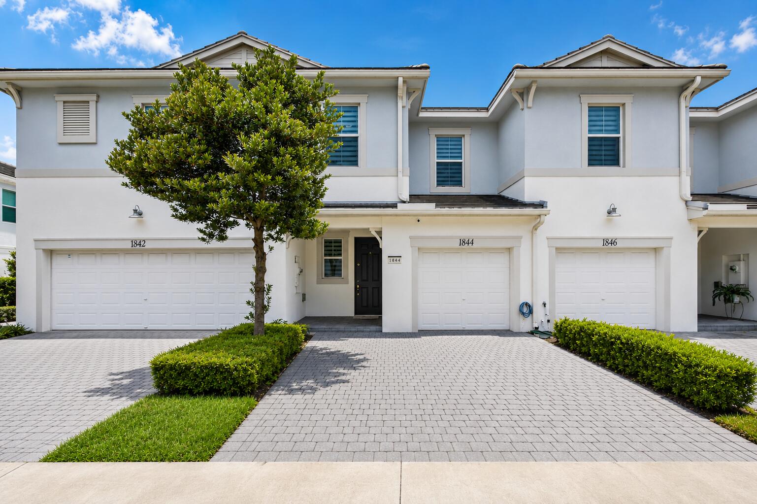 1844 Sandpiper Pointe Place Property Photo 1
