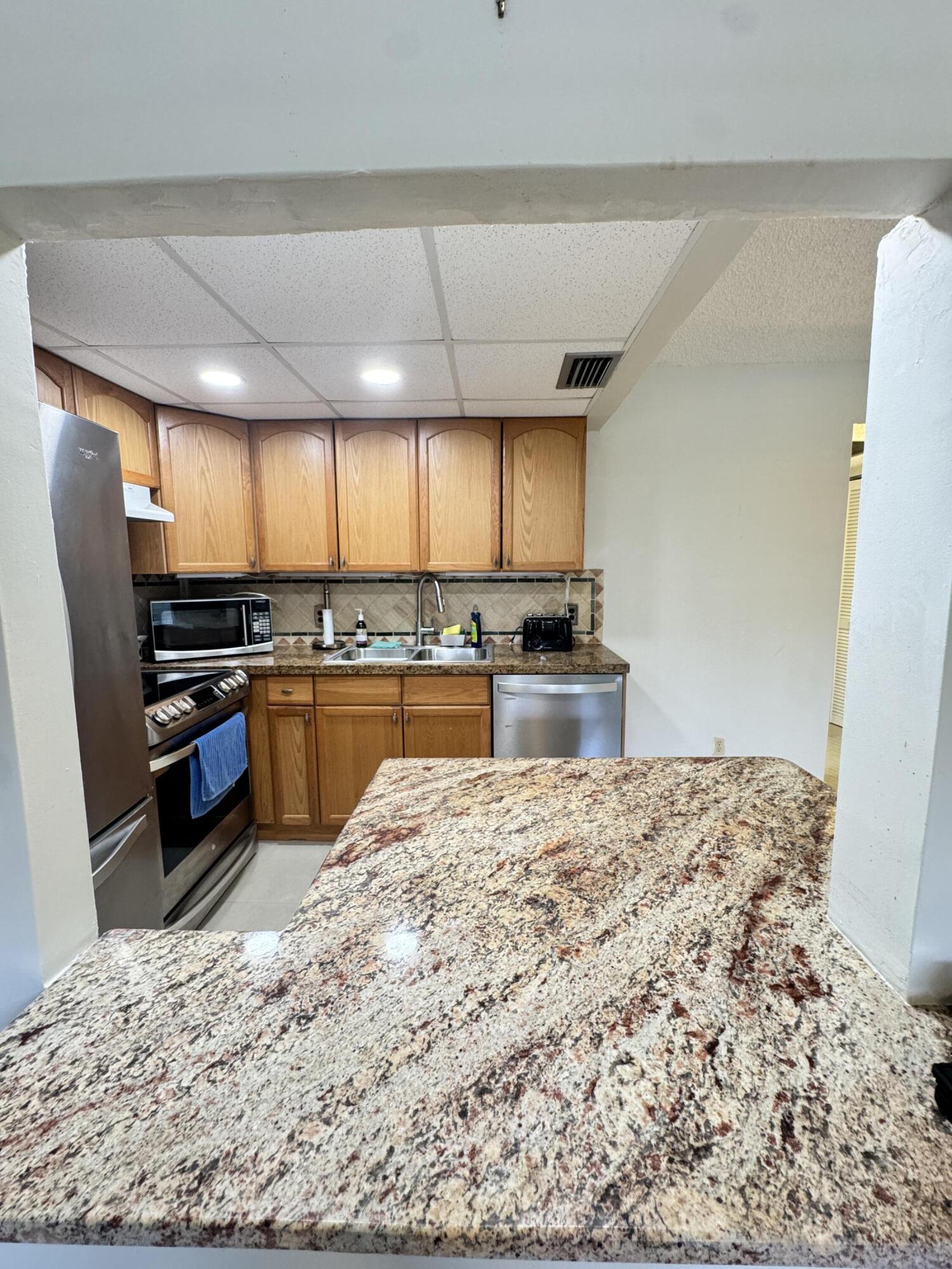 1036 Harwood D 1036 Property Photo 6