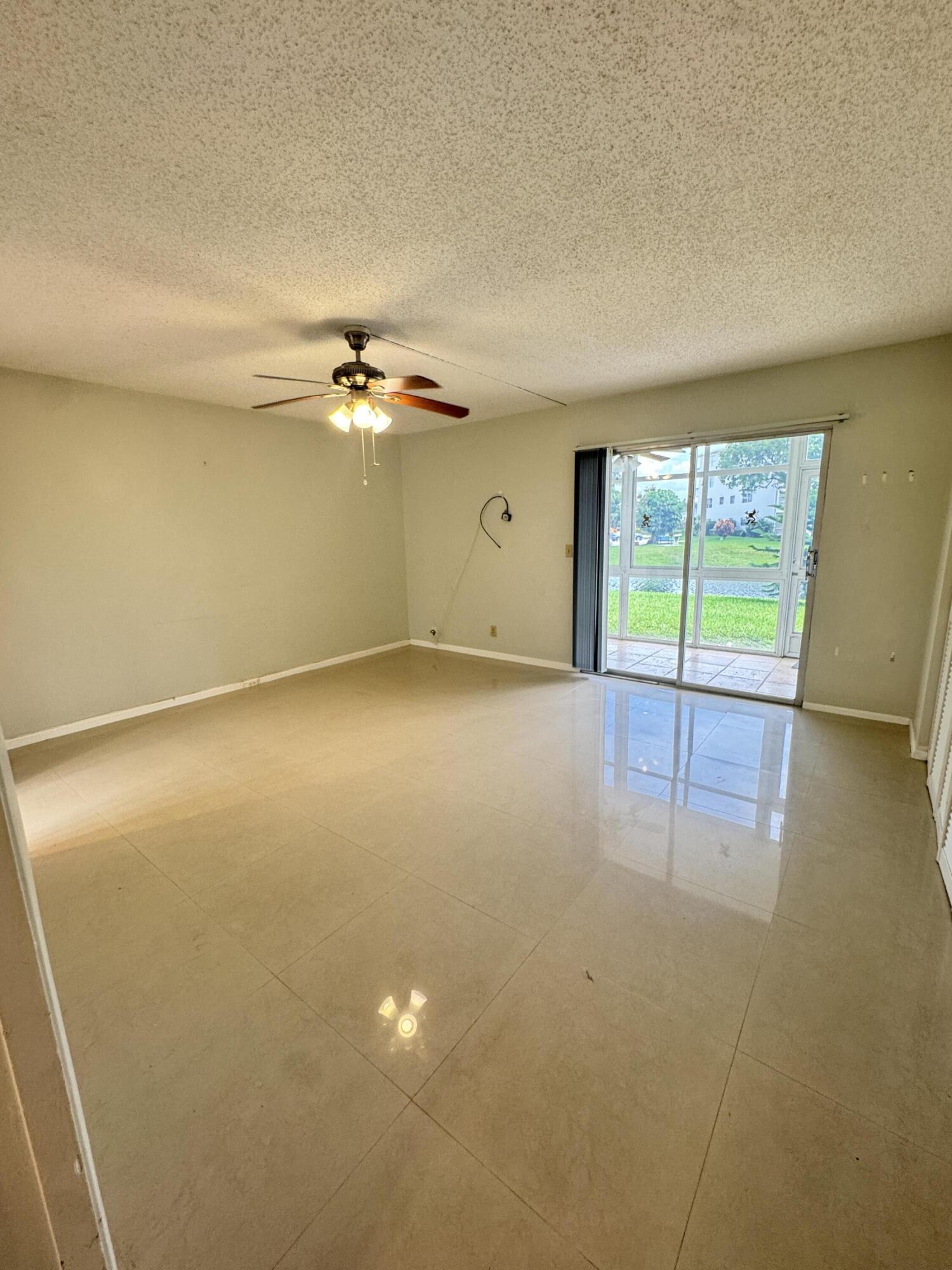 1036 Harwood D 1036 Property Photo 11
